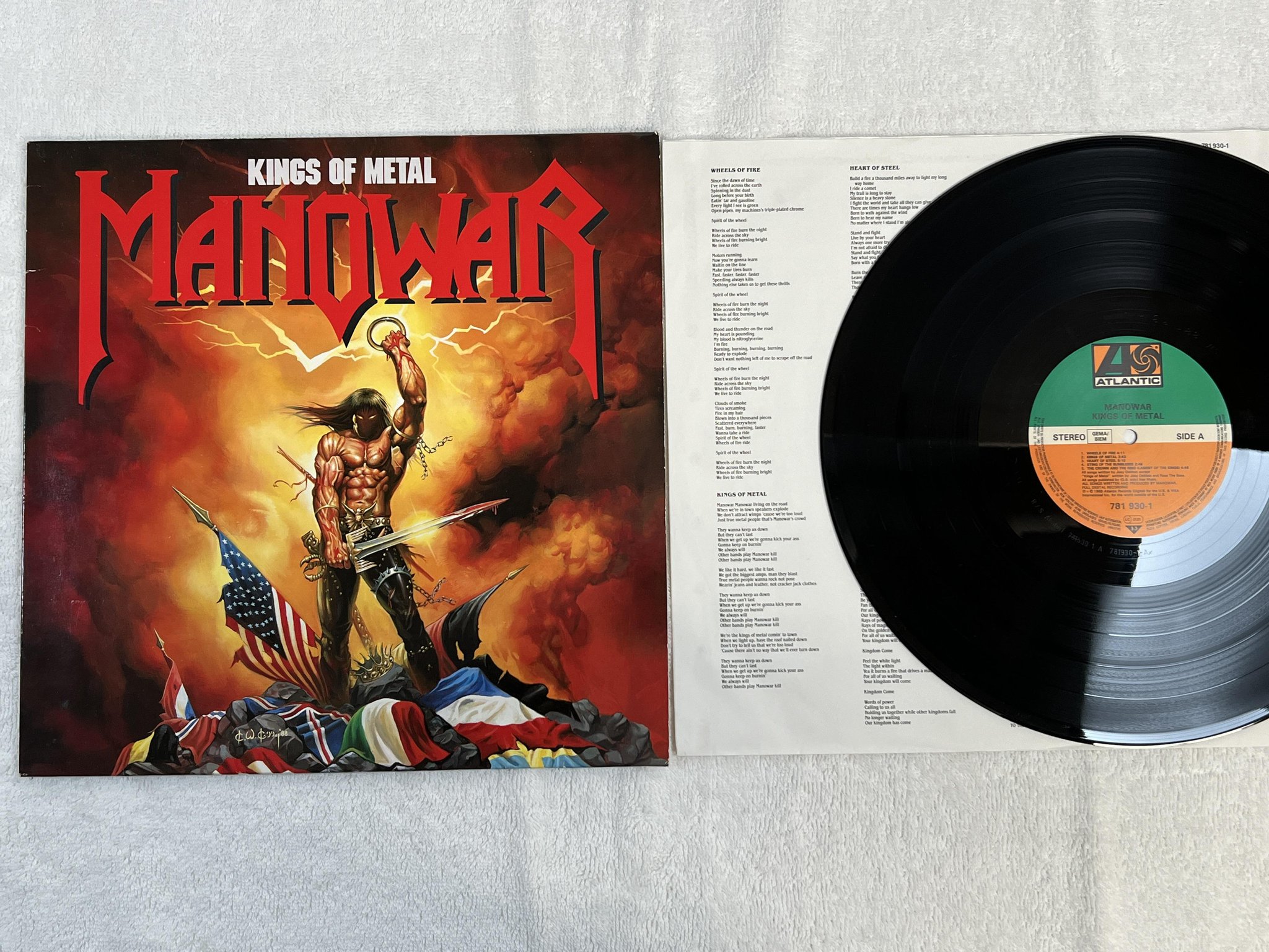 Omslagsbild för skivan MANOWAR kings of metal LP -88 Ger ATLANTIC 781930-1