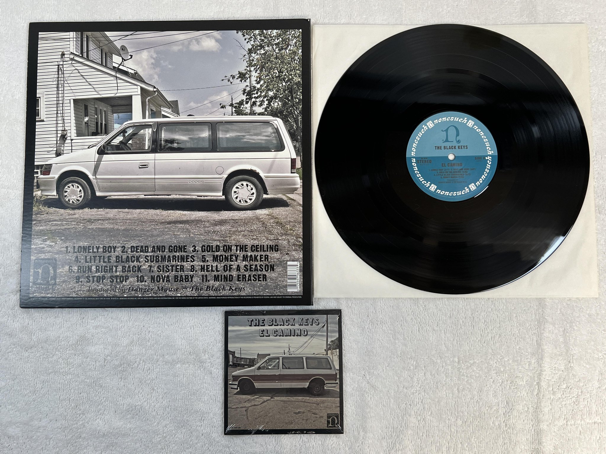 Omslagsbild för skivan THE BLACK KEYS el camino LP + CD 2011 US NONESUCH 529099-1