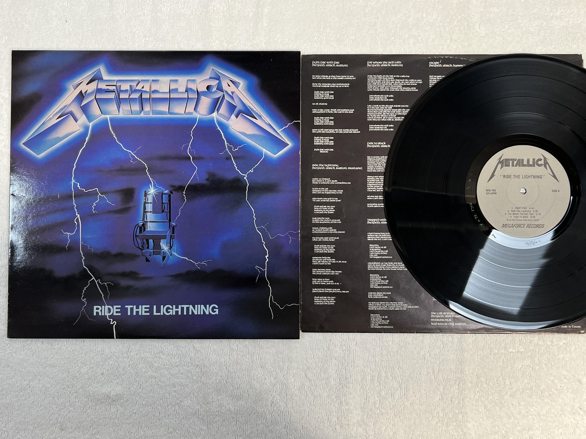 Omslagsbild för skivan METALLICA ride the lightning LP -84 US MEGAFORCE MRI 769 * mega rare 1st press *