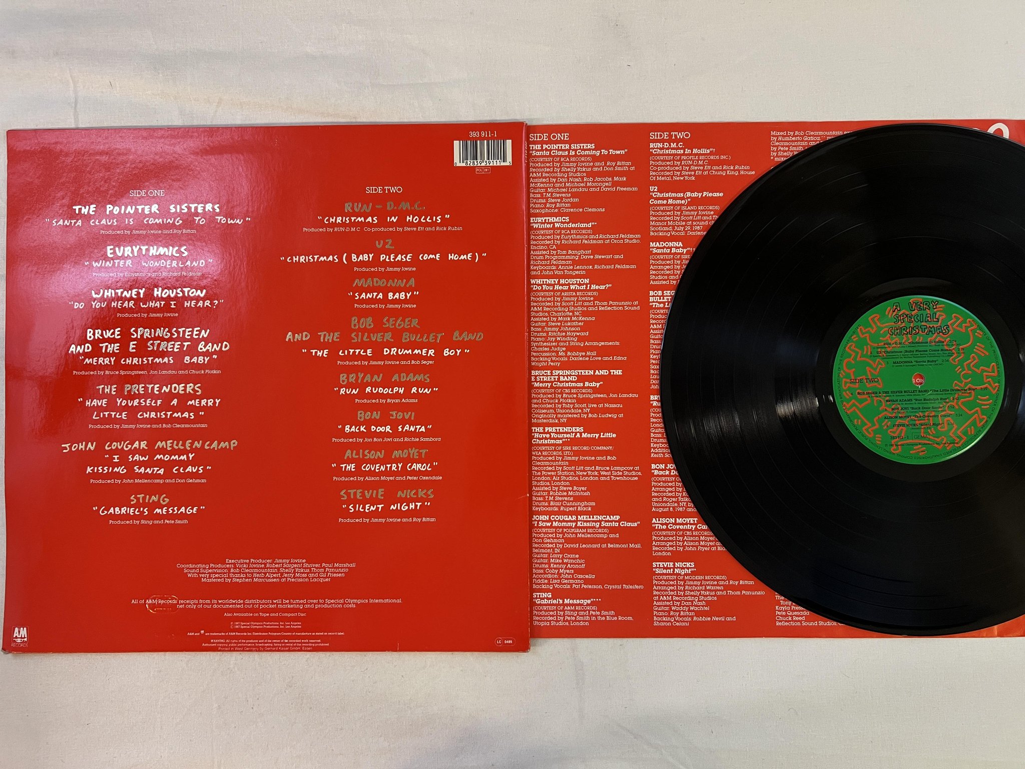 Omslagsbild för skivan V/A a very special christmas LP -87 A&M 393911-1 *** KEITH HARING ART COVER **