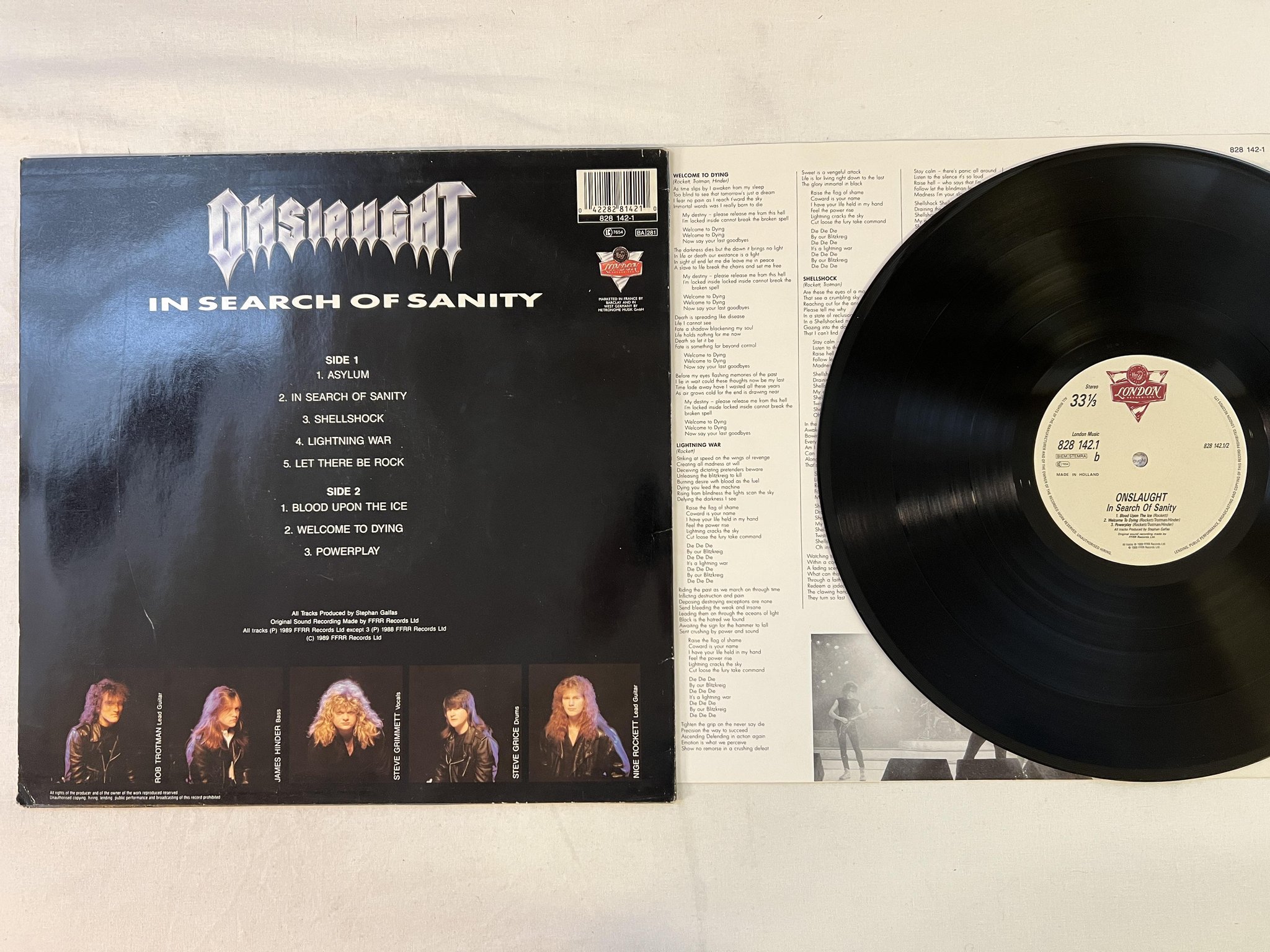 Omslagsbild för skivan ONSLAUGHT in search of sanity LP -89 LONDON 828 142-1
