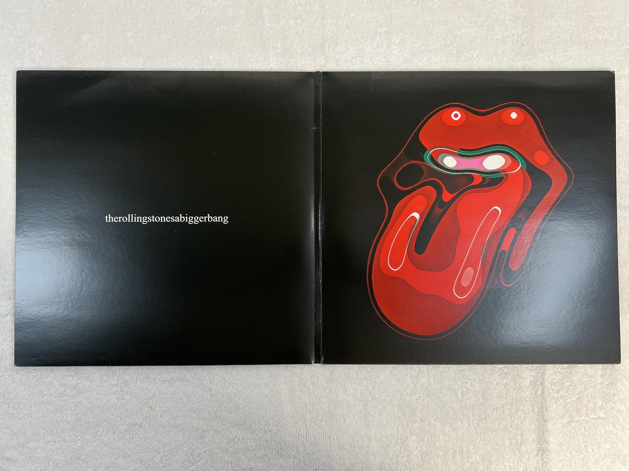 Omslagsbild för skivan ROLLING STONES A Bigger Bang 2xLP 2005 EU VIRGIN V3012