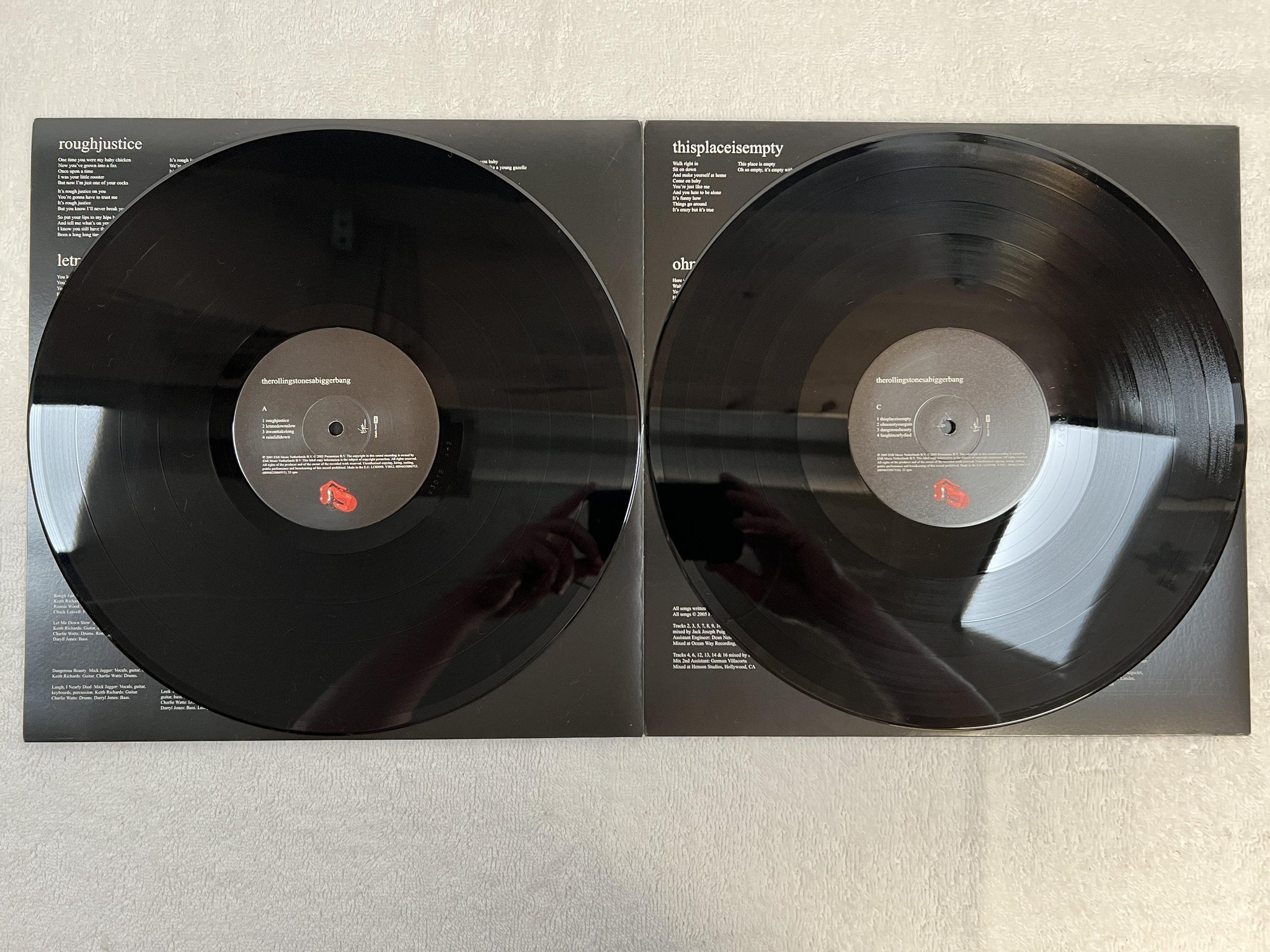 Omslagsbild för skivan ROLLING STONES A Bigger Bang 2xLP 2005 EU VIRGIN V3012