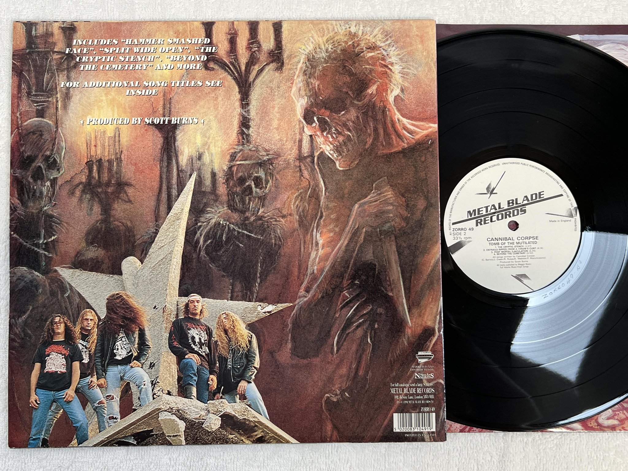 Omslagsbild för skivan CANNIBAL CORPSE Tomb Of The Mutilated LP -92 UK metal blade ZOORO 49 ** RARE **