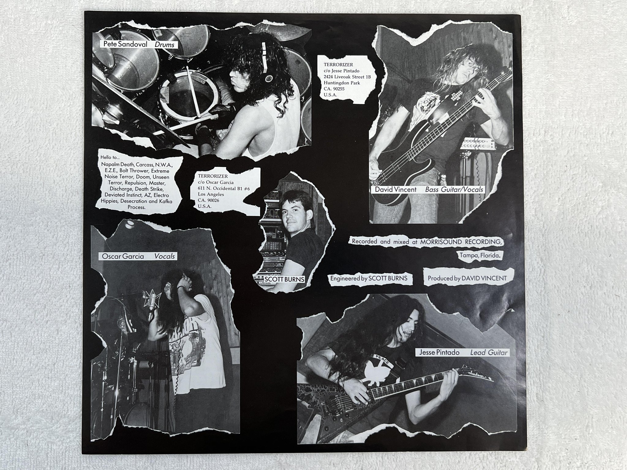 Omslagsbild för skivan TERRRIZER World Downfall LP -89 UK EARACHE MOSH 16 *** INSERT ISSUE ***