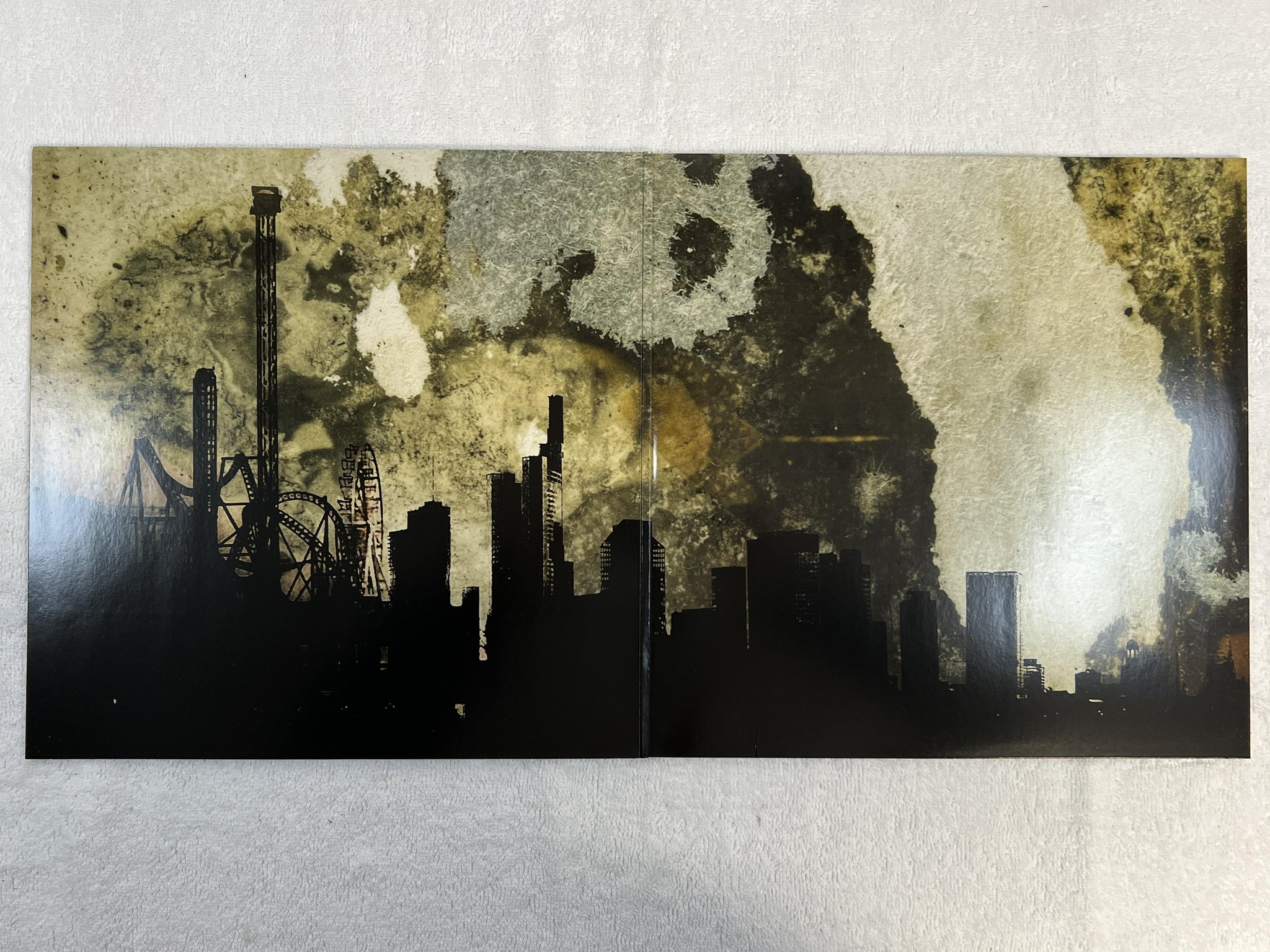 Omslagsbild för skivan THÅSTRÖM Centralmassivet LP 2017 Swe RAZZIA 425 *** ltd white vinyl ***