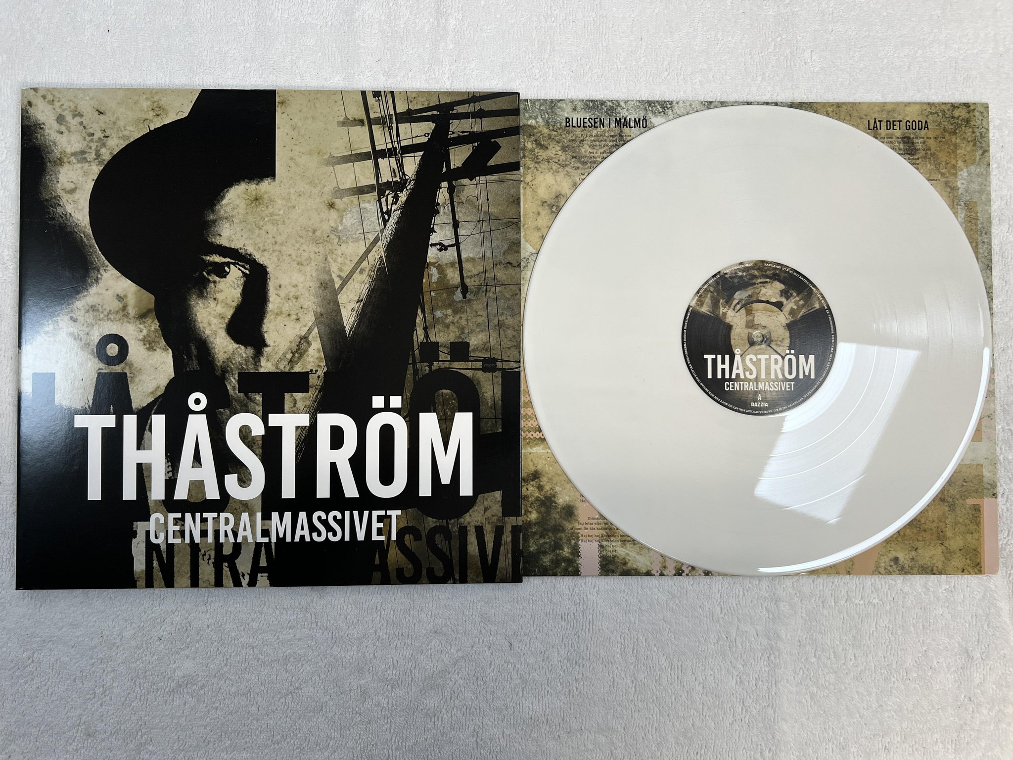 Omslagsbild för skivan THÅSTRÖM Centralmassivet LP 2017 Swe RAZZIA 425 *** ltd white vinyl ***