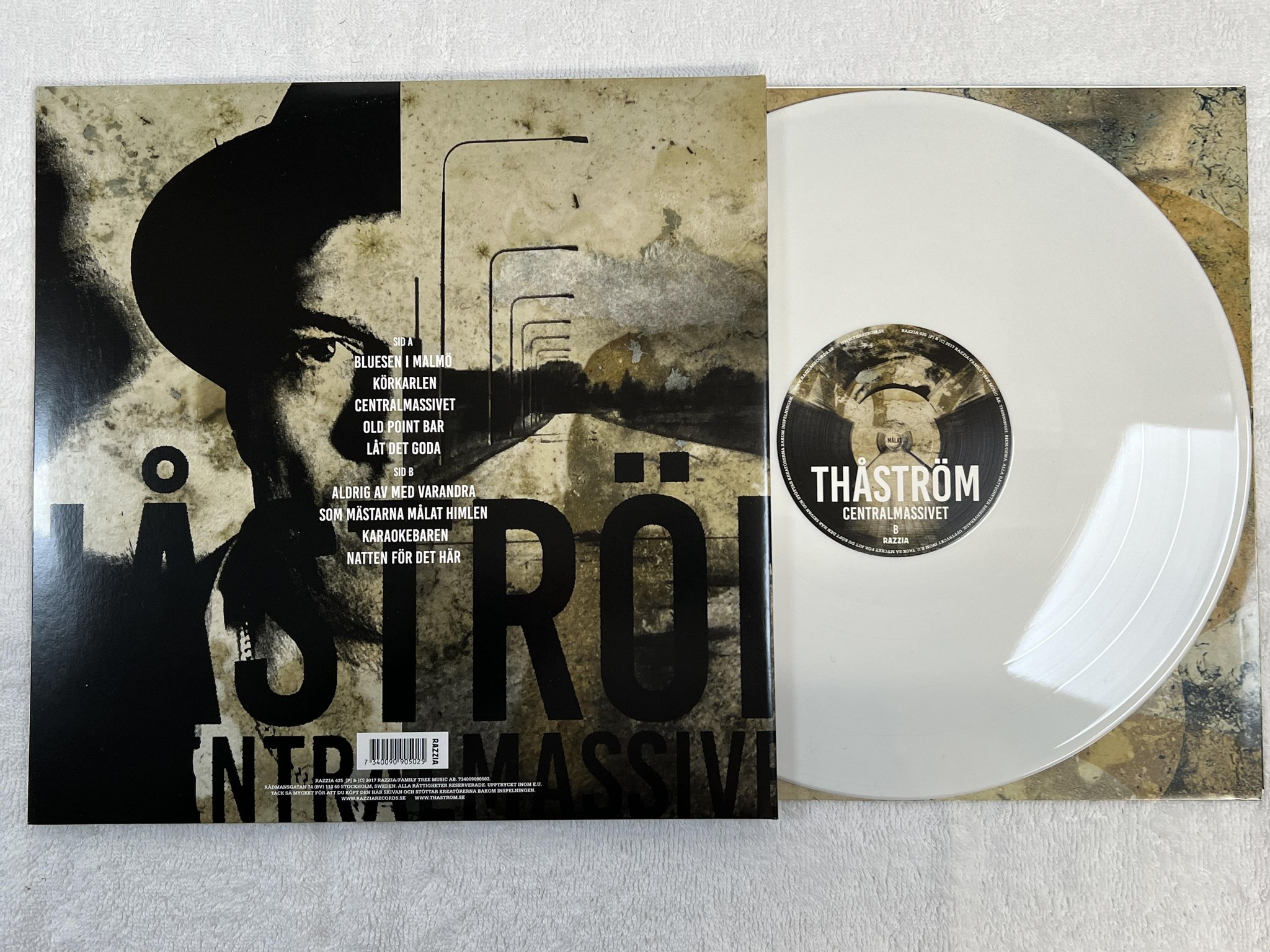 Omslagsbild för skivan THÅSTRÖM Centralmassivet LP 2017 Swe RAZZIA 425 *** ltd white vinyl ***