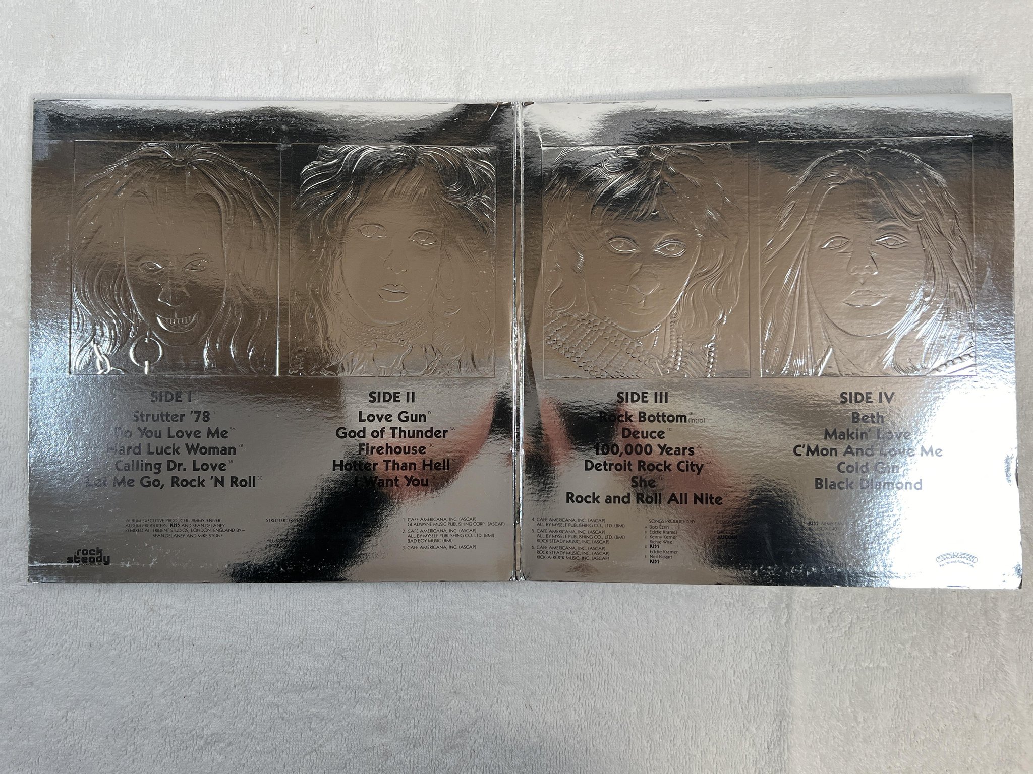 Omslagsbild för skivan KISS Double Platinum 2xLP -78 US CASABLANCA NBLP 7100-2 ** ALL INSERTS, WOW! **