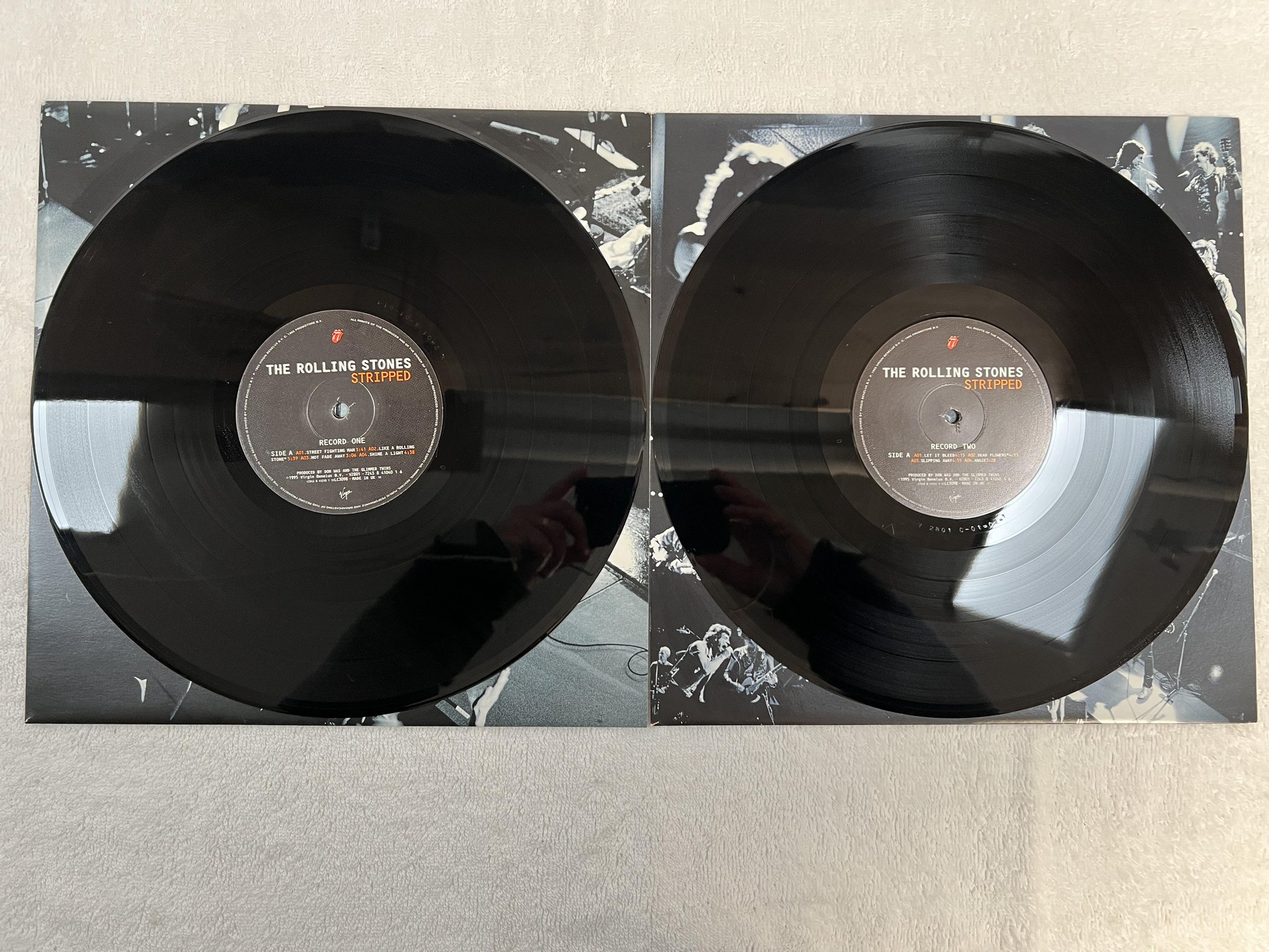 Omslagsbild för skivan ROLLING STONES Stripped 2xLP -95 UK VIRGIN 724384104016 ** EMI PRESSING **