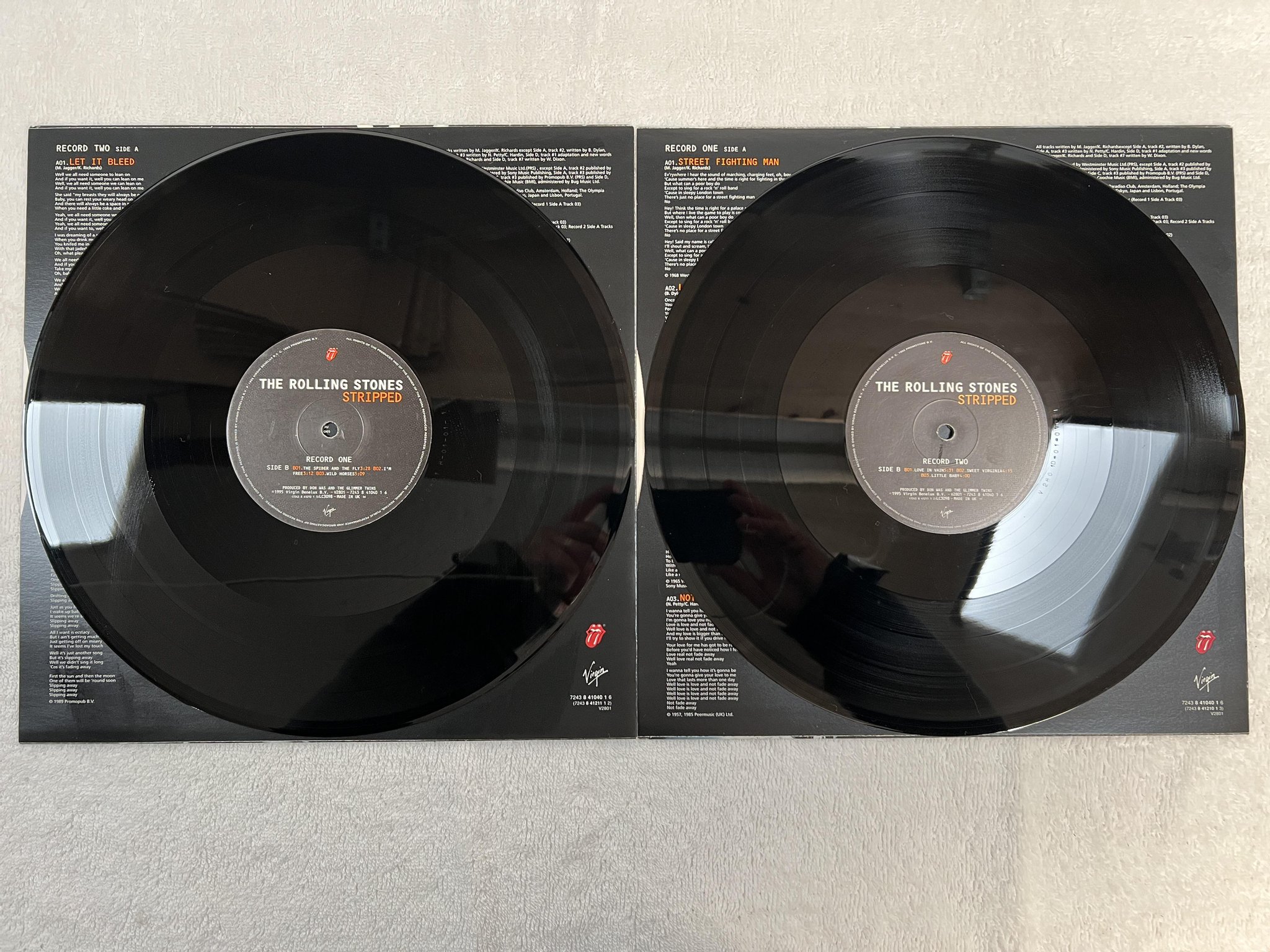 Omslagsbild för skivan ROLLING STONES Stripped 2xLP -95 UK VIRGIN 724384104016 ** EMI PRESSING **