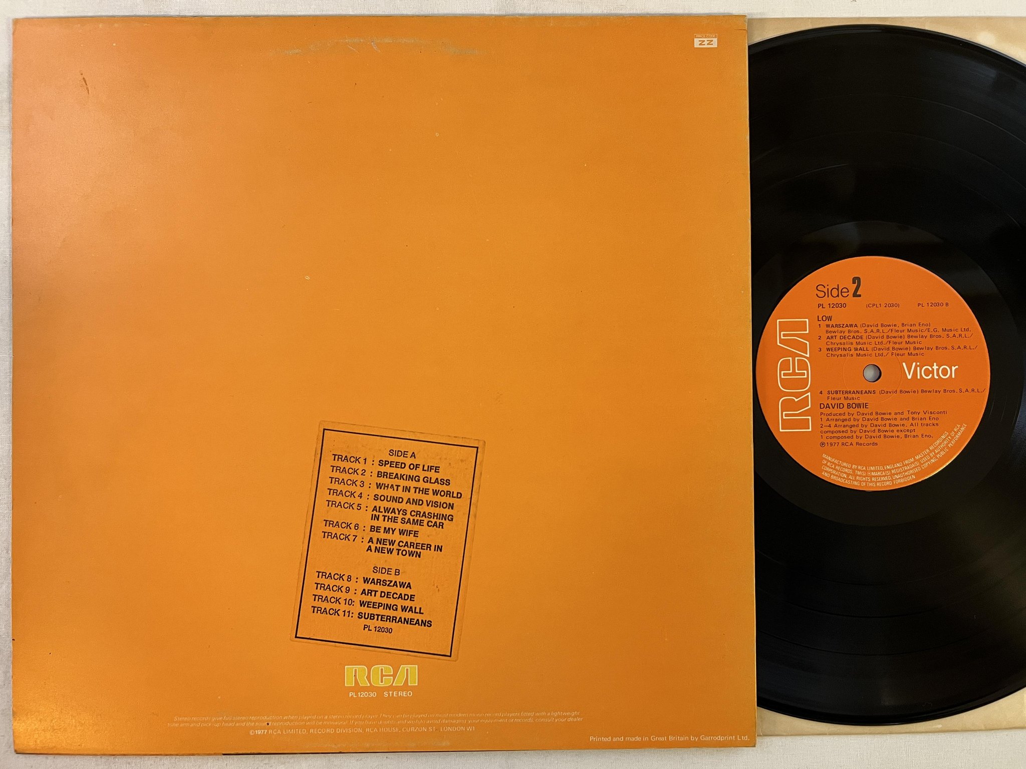 Omslagsbild för skivan DAVID BOWIE low LP -77 UK RCA PL 12030