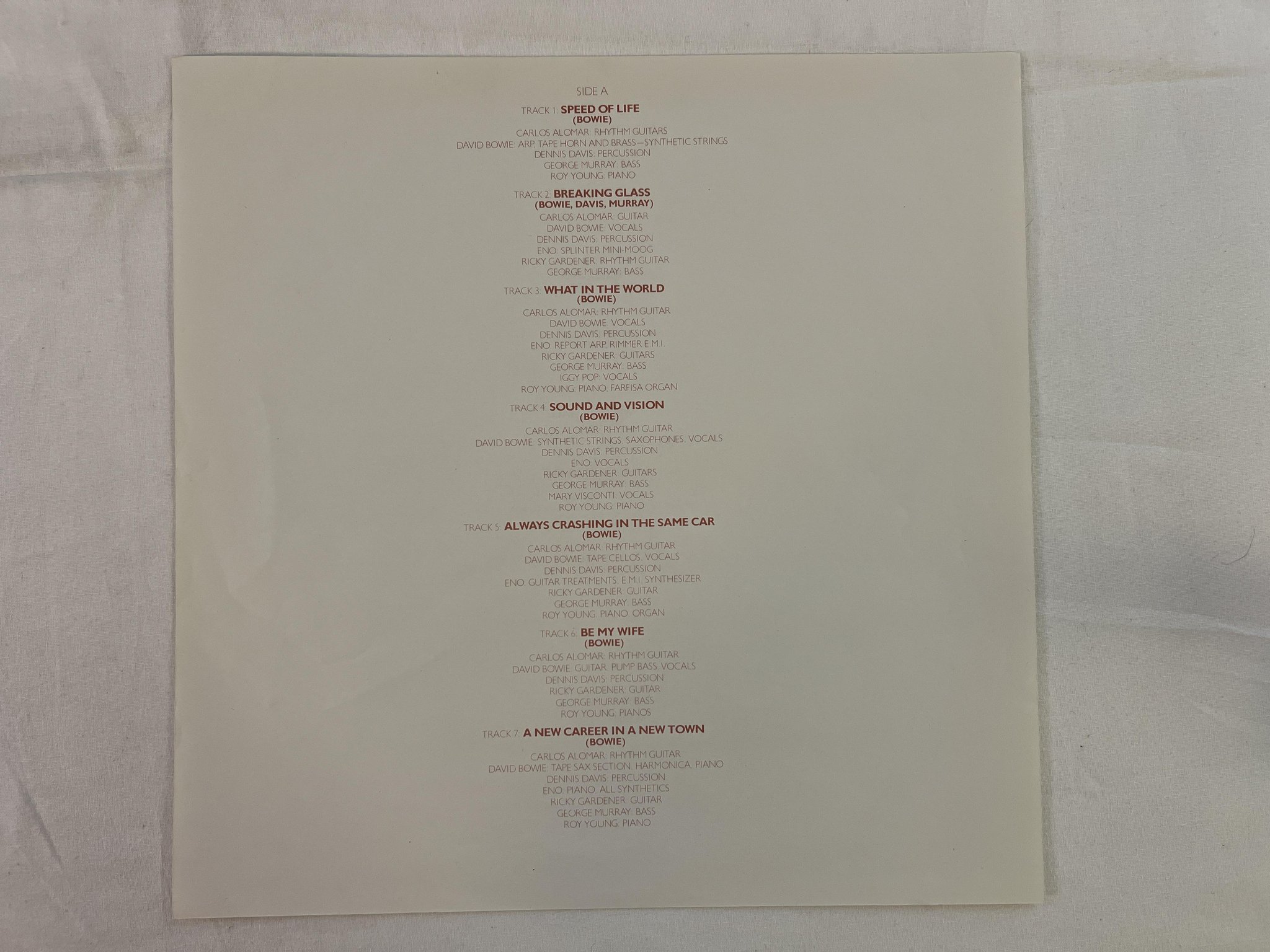 Omslagsbild för skivan DAVID BOWIE low LP -77 UK RCA PL 12030