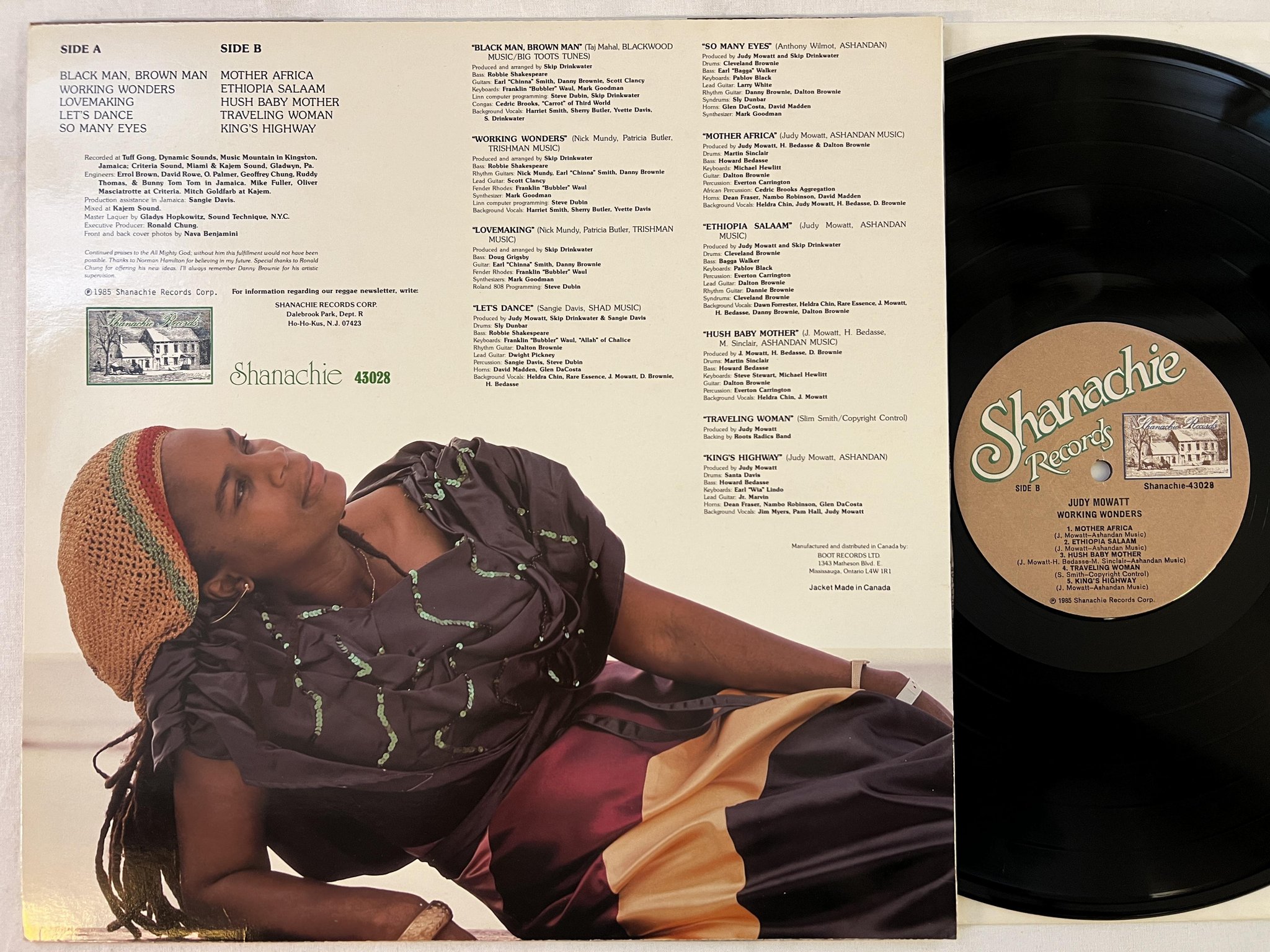 Omslagsbild för skivan JUDY MOWATT working wonders LP -85 Can SHANACHIE 43028