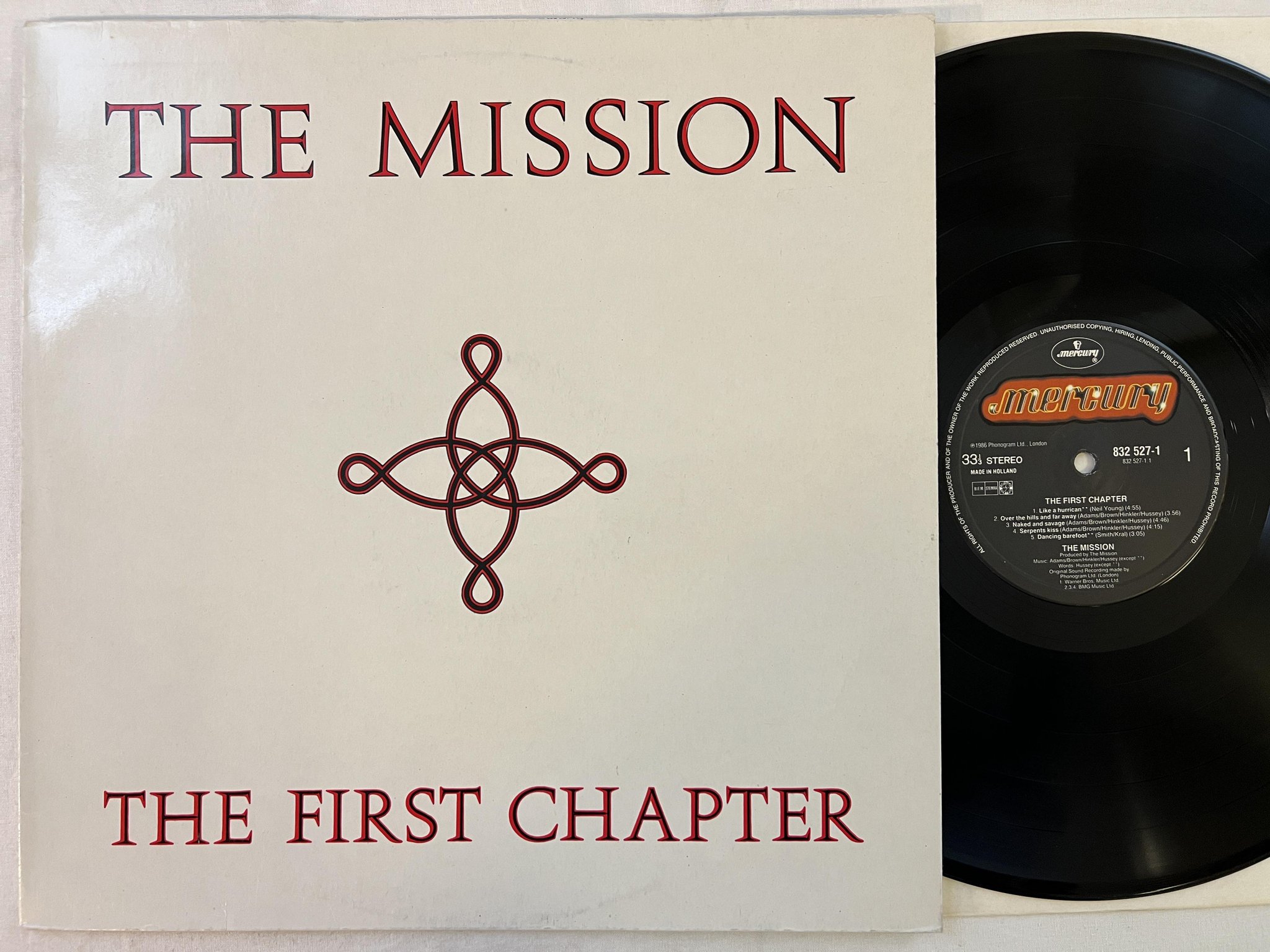 Omslagsbild för skivan THE MISSION The First Chapter LP -87 Hol MERCURY 832 527-1