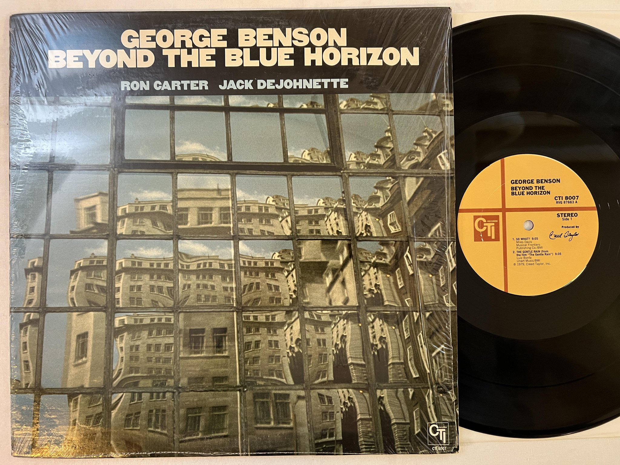Omslagsbild för skivan GEORGE BENSON beyond the blue horizon LP -79 US CTI 8007
