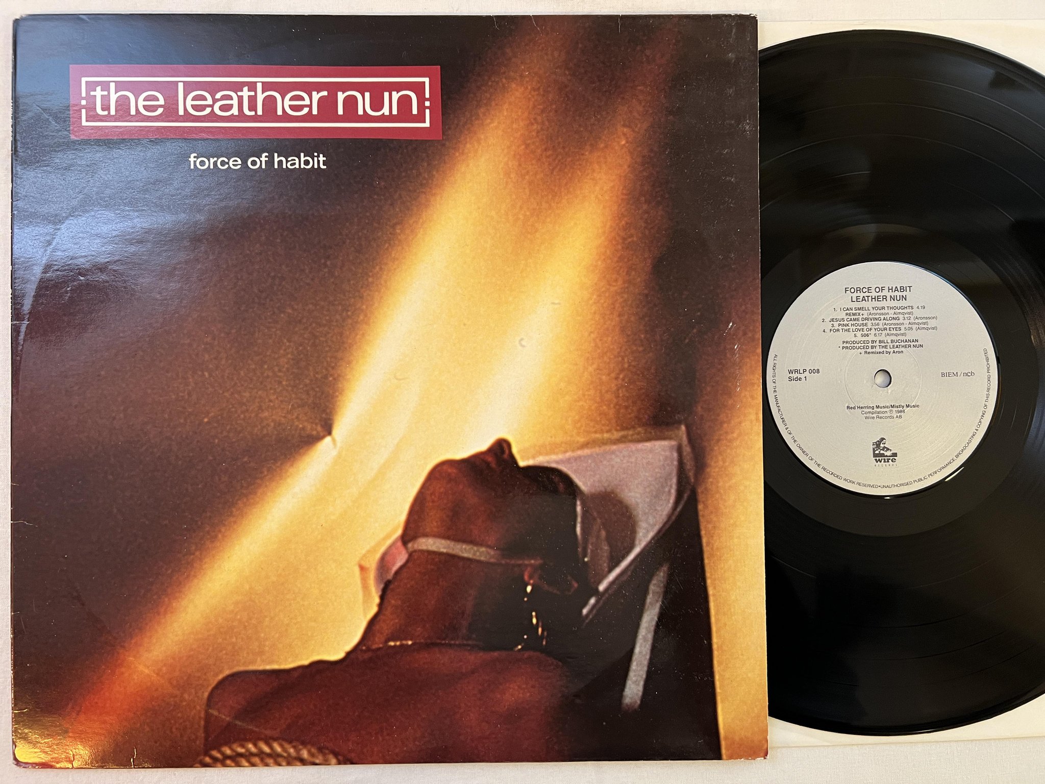 Omslagsbild för skivan LEATHER NUN force of habit LP -88 SWE WIRE WRLP 008