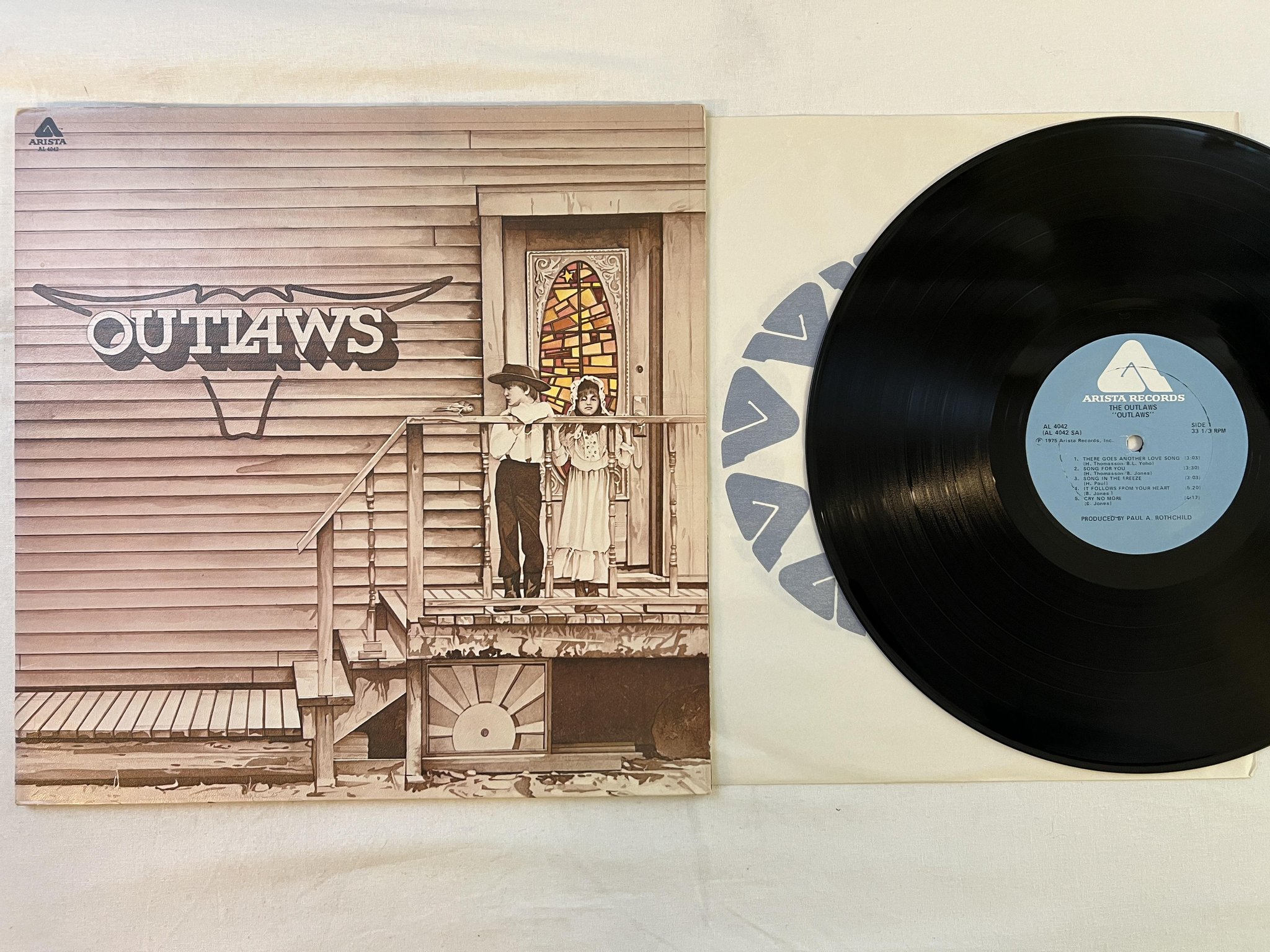 Omslagsbild för skivan OUTLAWS s/t LP -75 US ARISTA AL 4042 ** Southern rock **