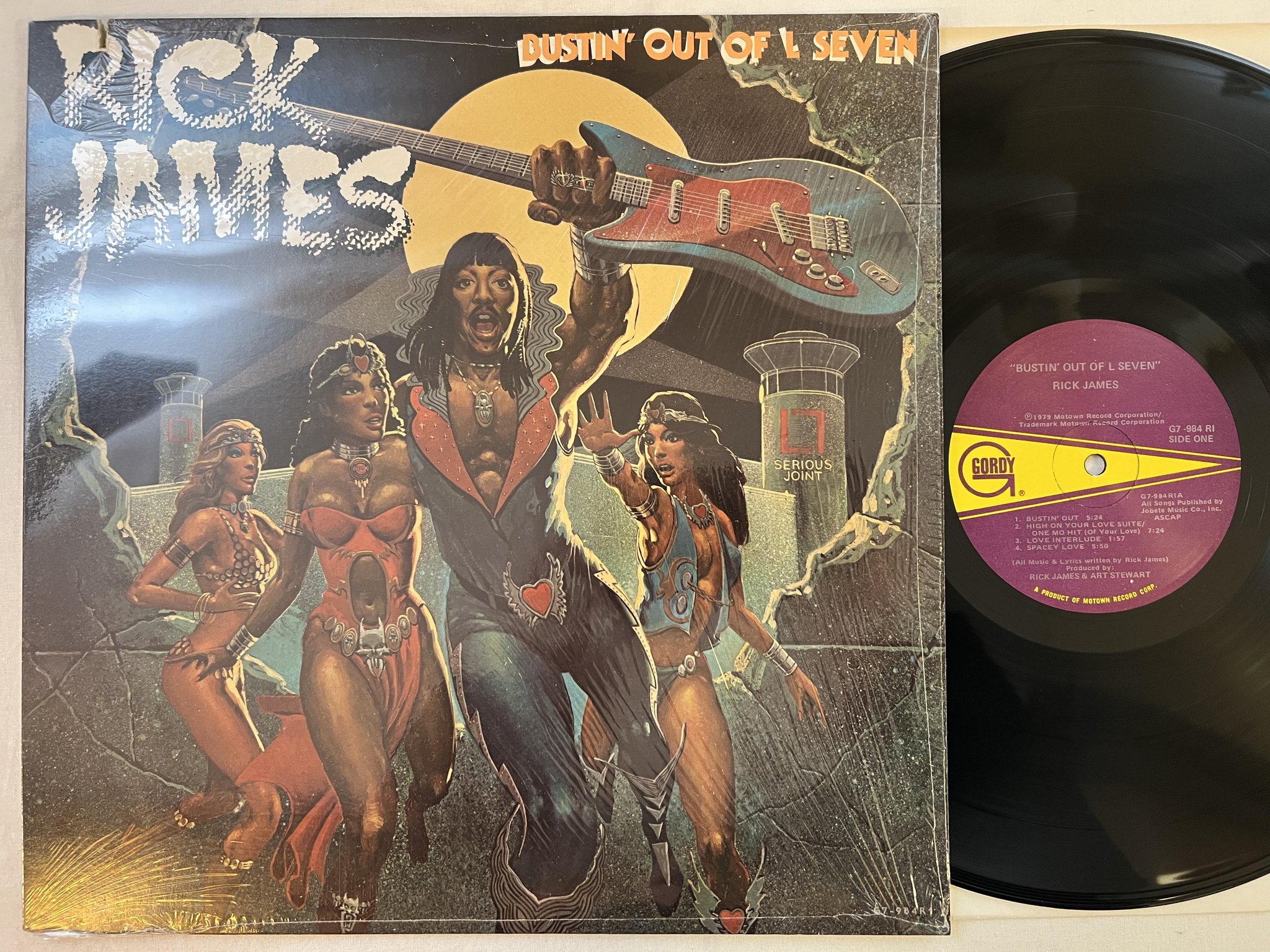 Omslagsbild för skivan RICK JAMES bustin' out of l seven LP -79 US GORDY G7 984 RI