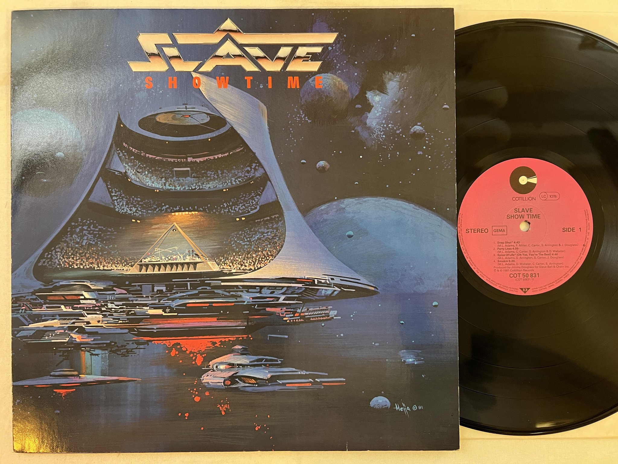 Omslagsbild för skivan SLAVE show time LP -81 Ger COTILLION COT 50831