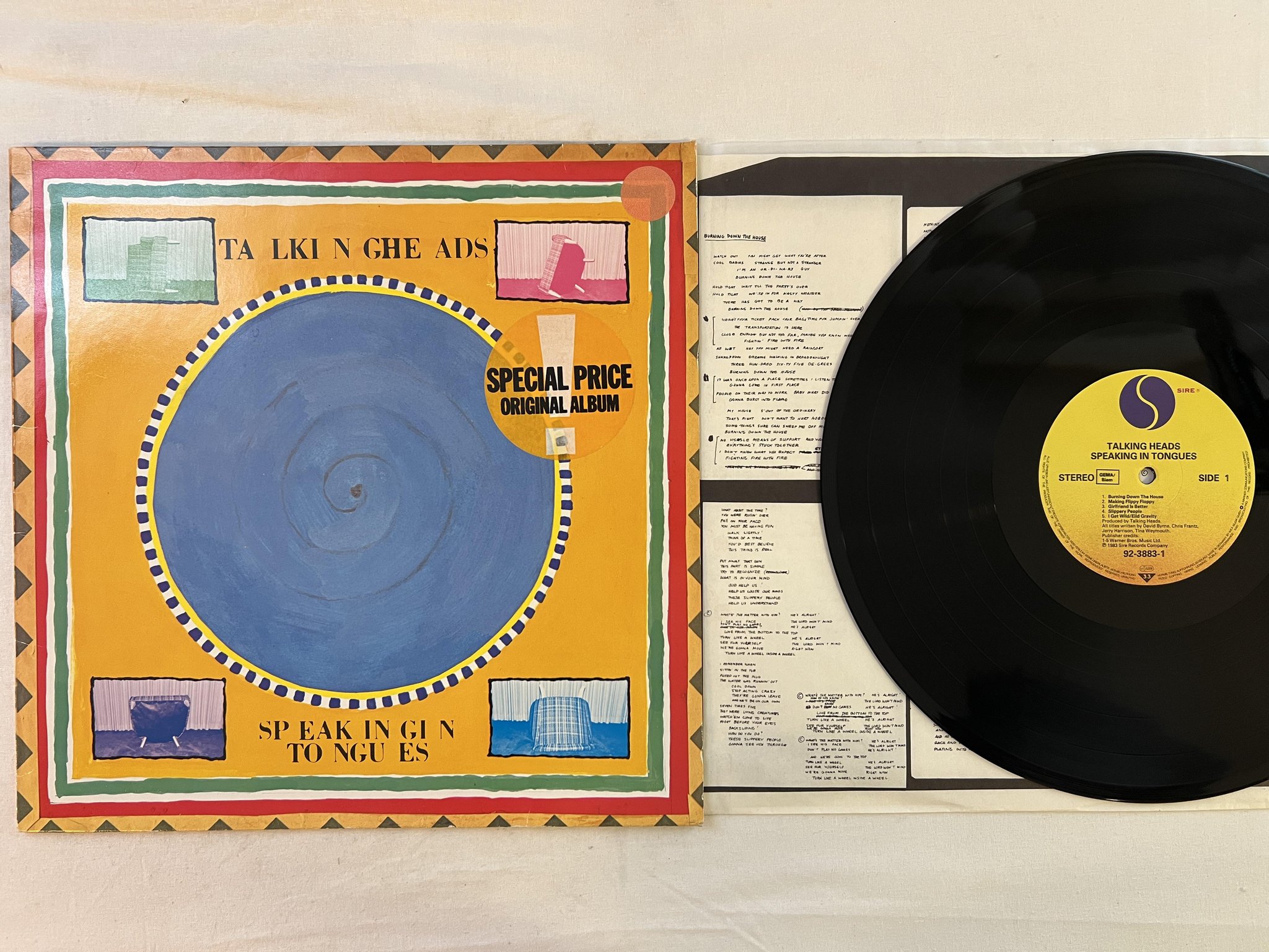 Omslagsbild för skivan TALKING HEADS speaking in tongues LP -83 Ger SIRE 92-3883-1