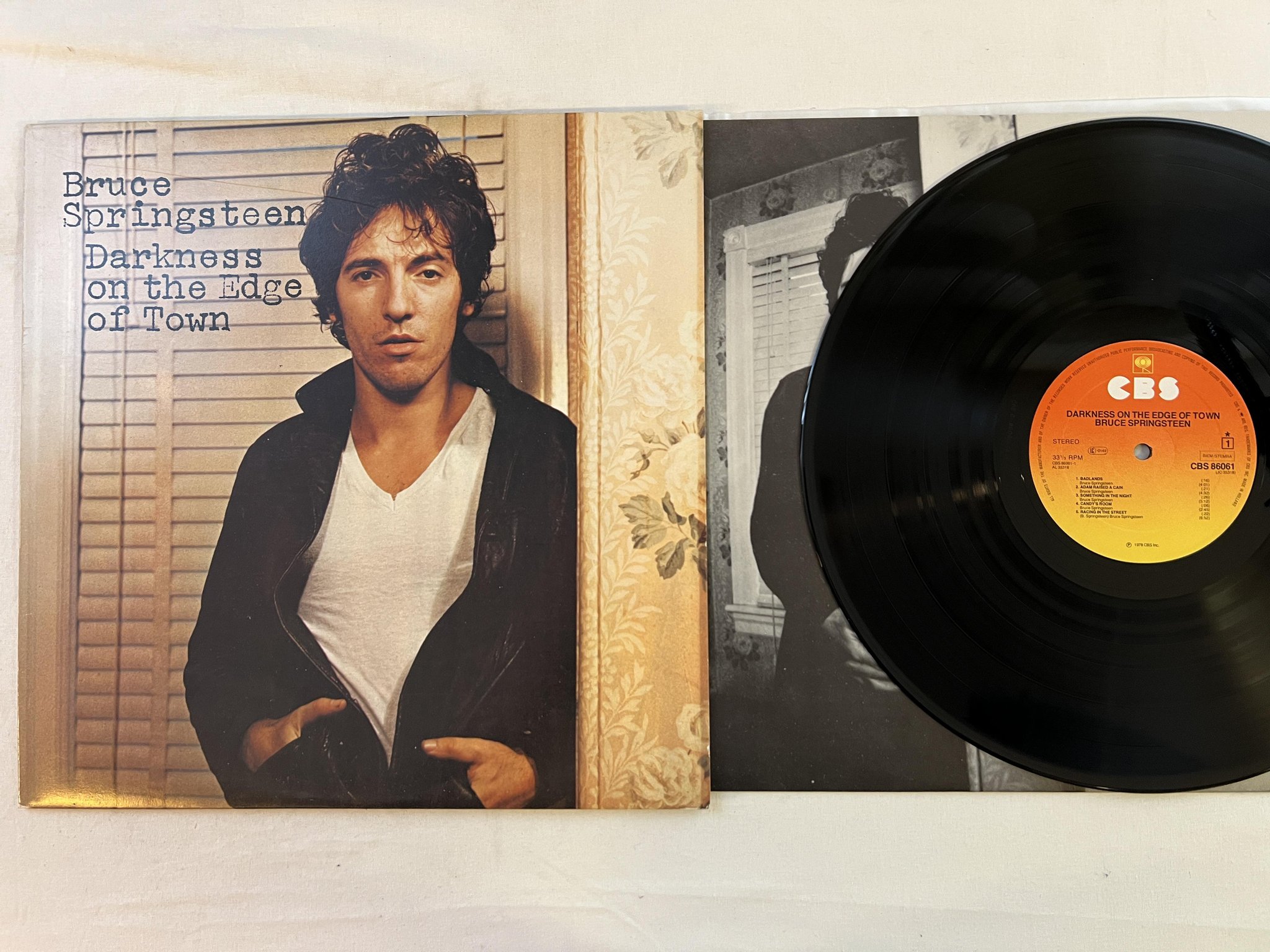 Omslagsbild för skivan BRUCE SPRINGSTEEN darkness on the edge of town LP -78 Hol CBS 86061