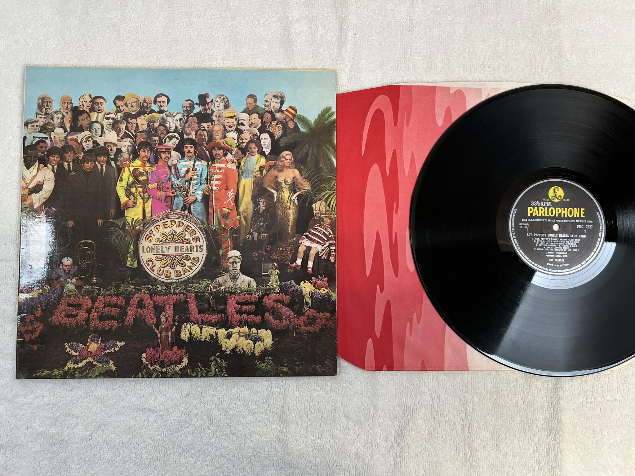 Omslagsbild för skivan THE BEATLES Sgt Pepper's lonely... LP -67 UK PARLOPHONE PMC 7027 ** rare mono **