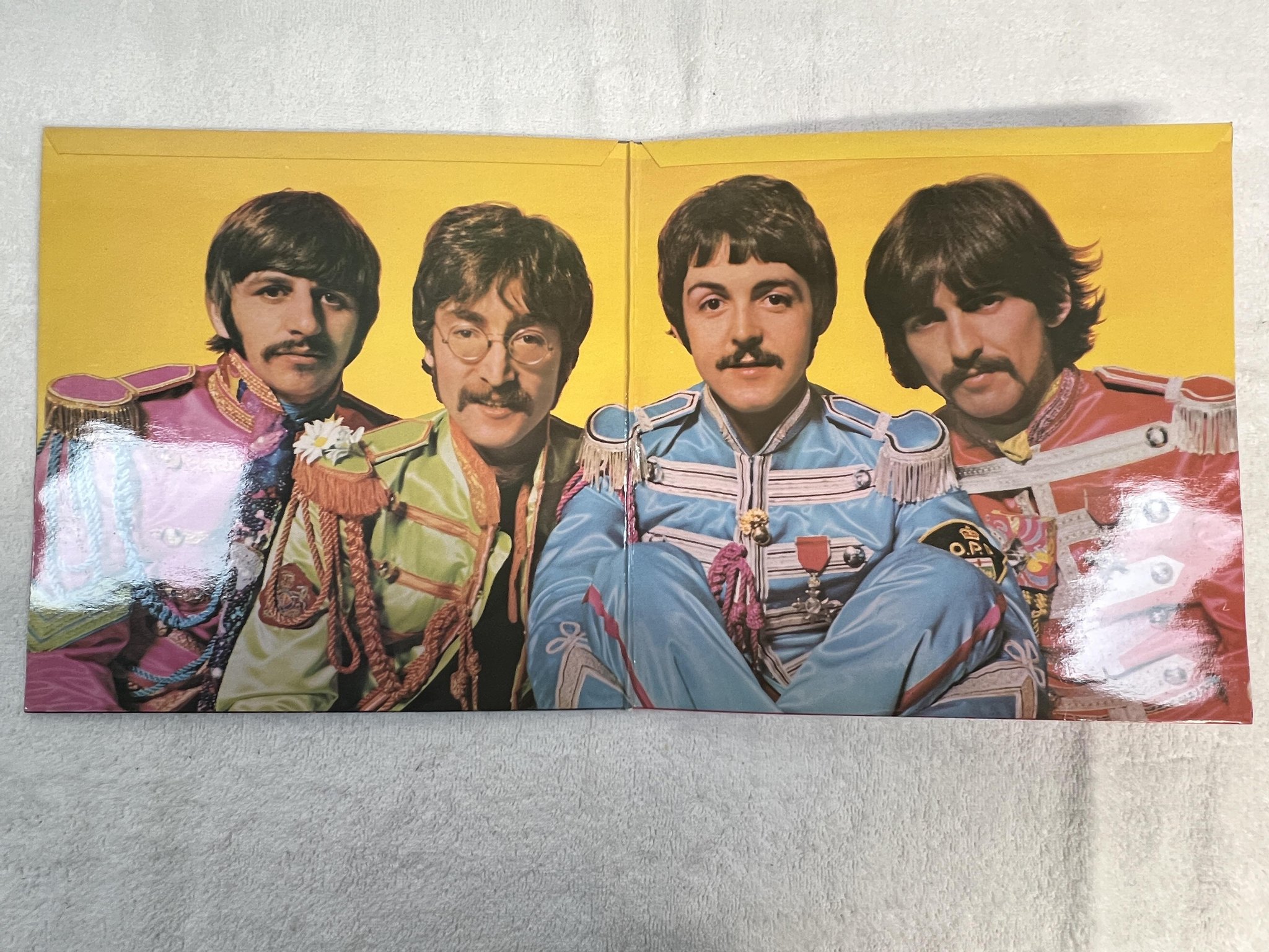 Omslagsbild för skivan THE BEATLES Sgt Pepper's lonely... LP -67 UK PARLOPHONE PMC 7027 ** rare mono **