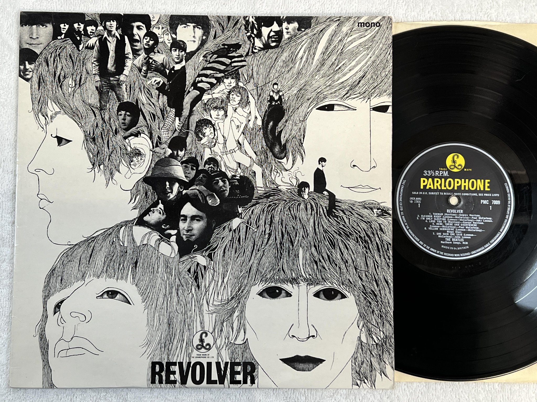 Omslagsbild för skivan THE BEATLES revolver LP -66 UK PARLOPHONE PMC 7009 ( -2 / -2 endings )