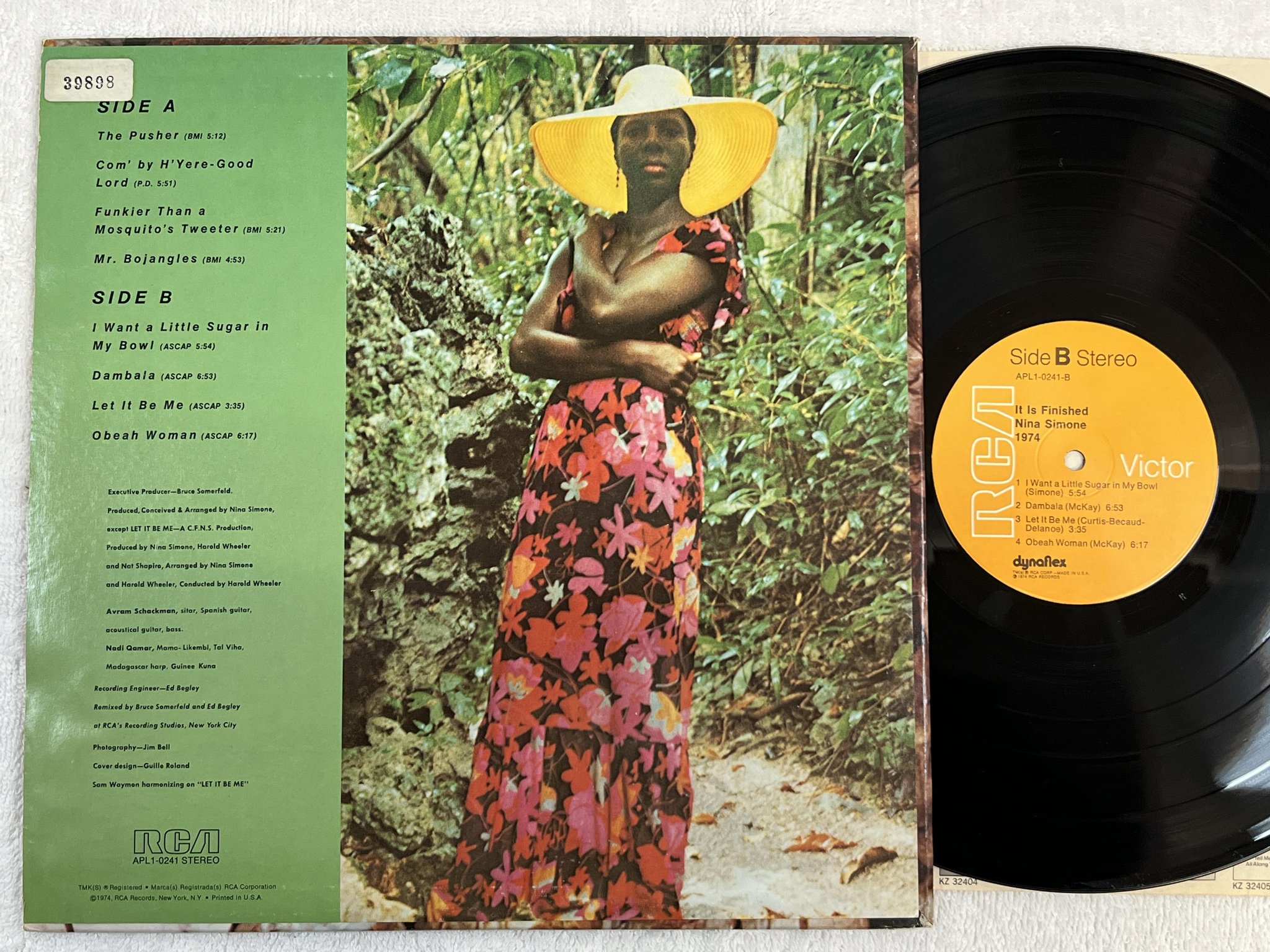 Omslagsbild för skivan NINA SIMONE it is finished LP -74 US RCA APL1-0241 *** Wonderful ***