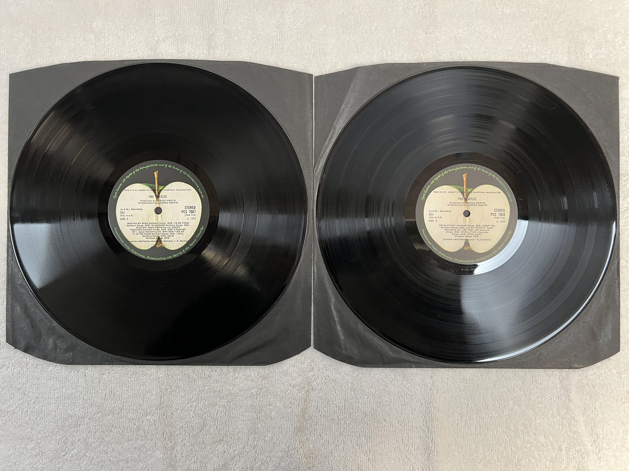 Omslagsbild för skivan THE BEATLES white album 2xLP -68 UK PCS 7067/68 *** complete copy ***