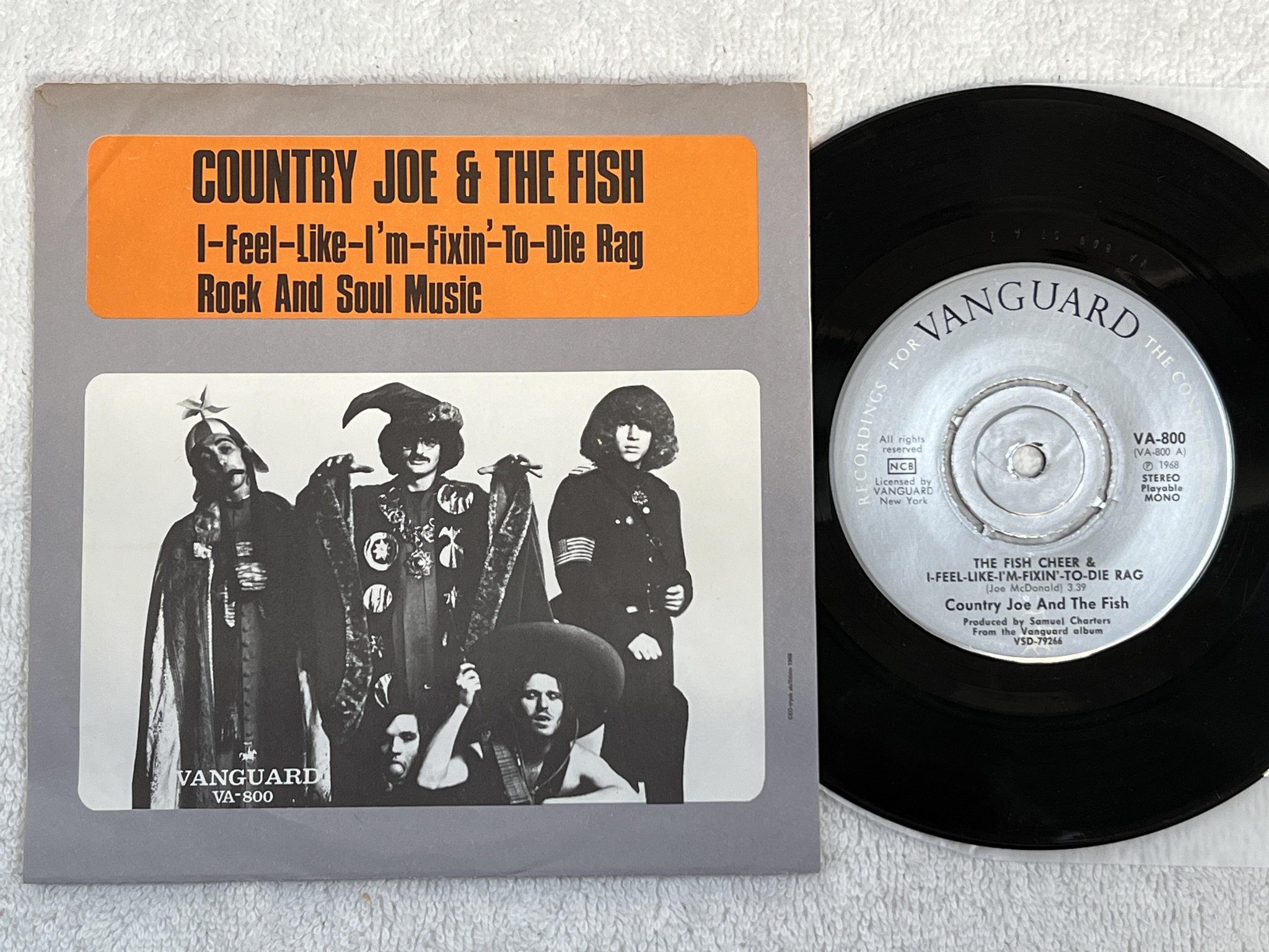 Omslagsbild för skivan COUNTRY JOE AND THE FISH the fish cheer 7" -68 VANGUARD VA-800