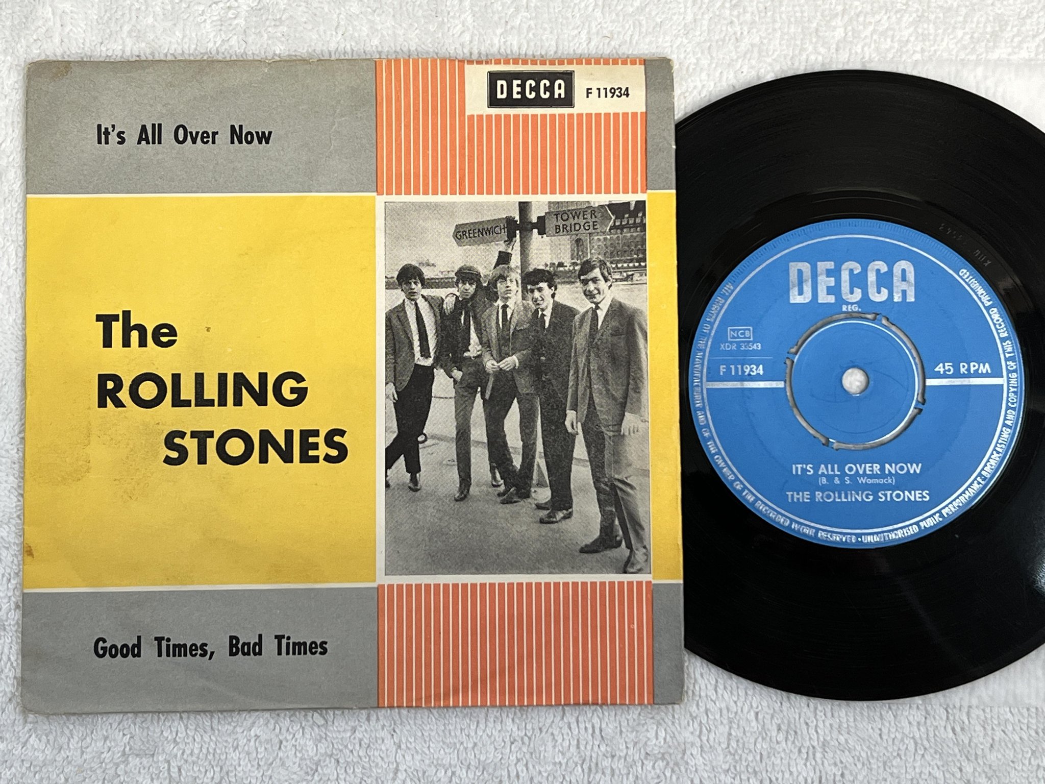 Omslagsbild för skivan THE ROLLING STONES it's all over now 7" -64 Swe DECCA F 11934