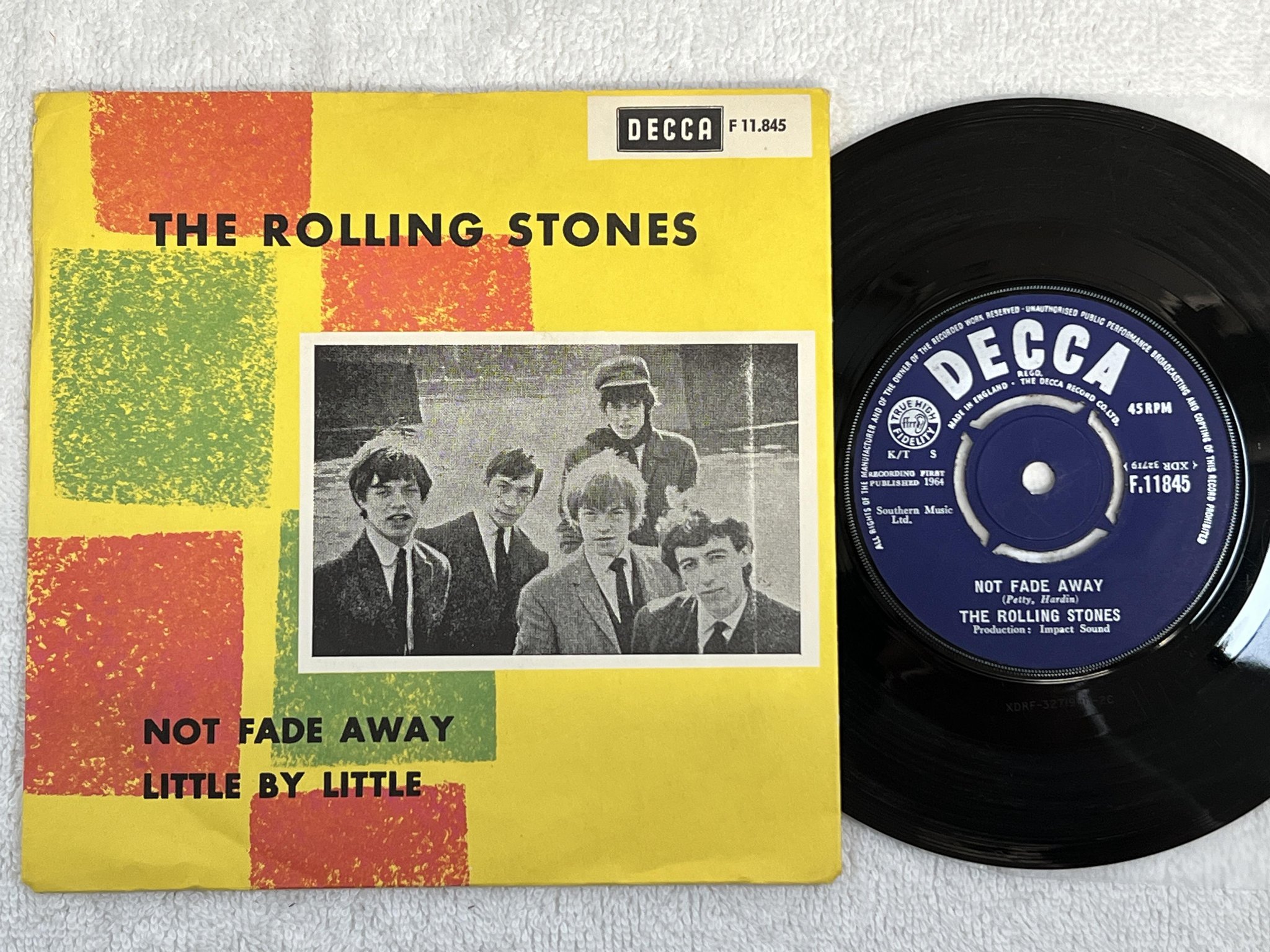 Omslagsbild för skivan THE ROLLING STONES not fade away 7" -64 Swe DECCA F 11845