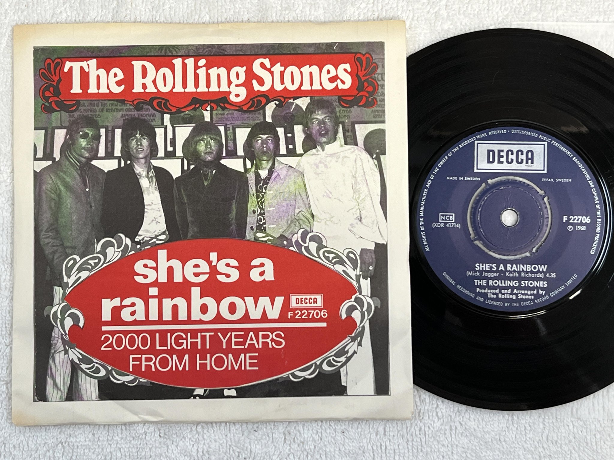 Omslagsbild för skivan THE ROLLING STONES She's A Rainbow 7" -68 Swe DECCA F 22706