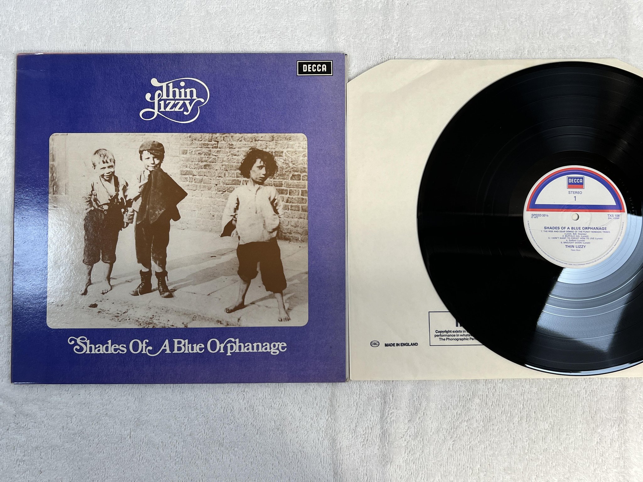 Omslagsbild för skivan THIN LIZZY Shades Of A Blue Orphanage LP re DECCA TXS 108
