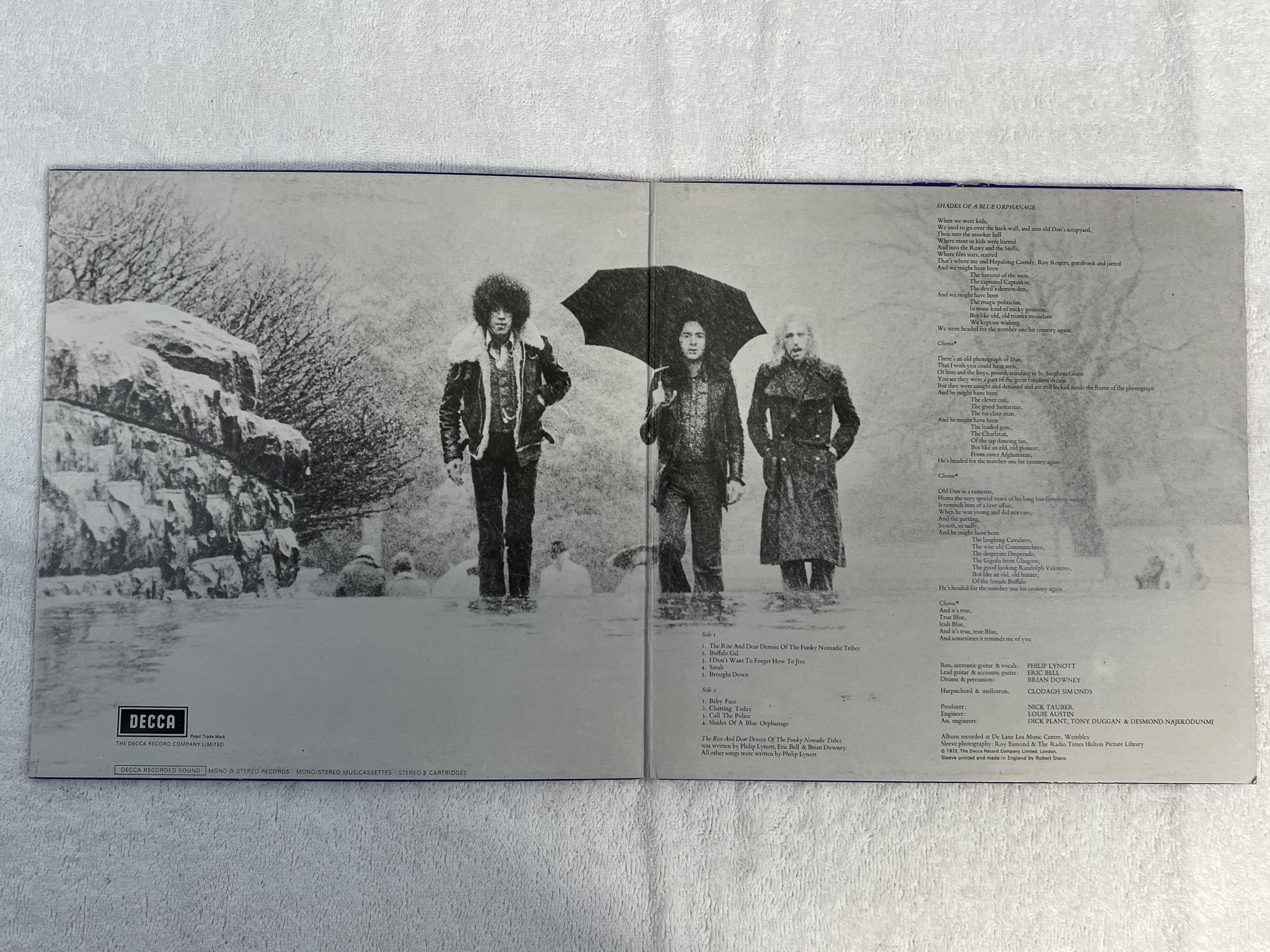 Omslagsbild för skivan THIN LIZZY Shades Of A Blue Orphanage LP re DECCA TXS 108