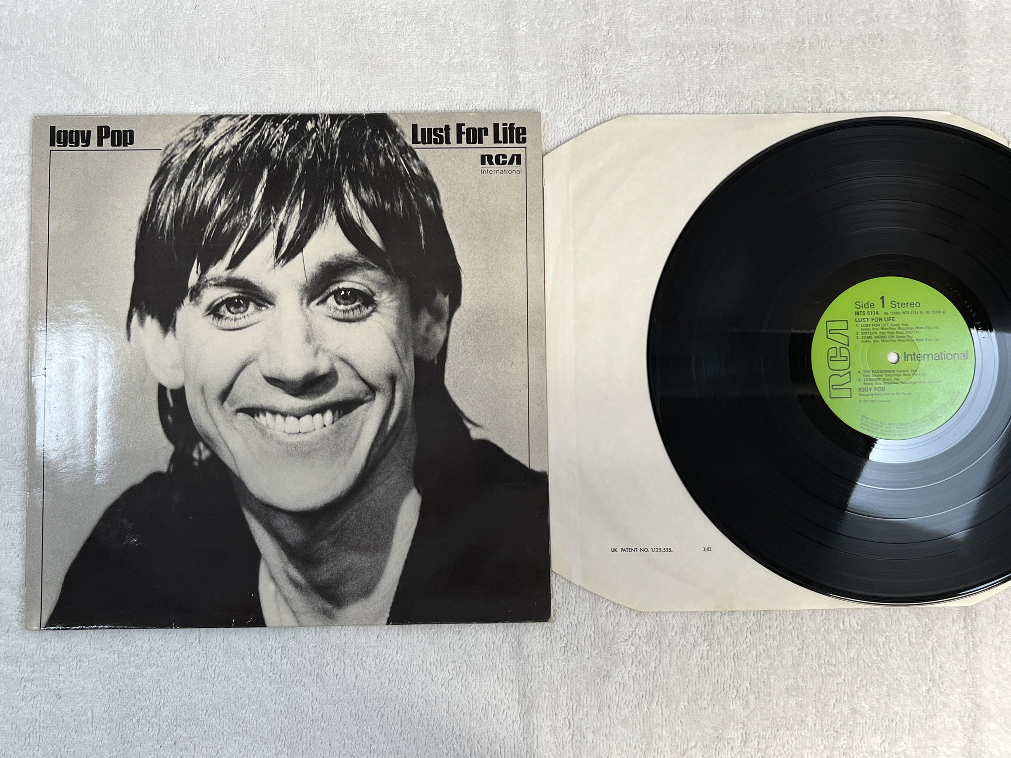 Omslagsbild för skivan IGGY POP lust for life LP UK RCA INTERNATIONAL INTS 5114