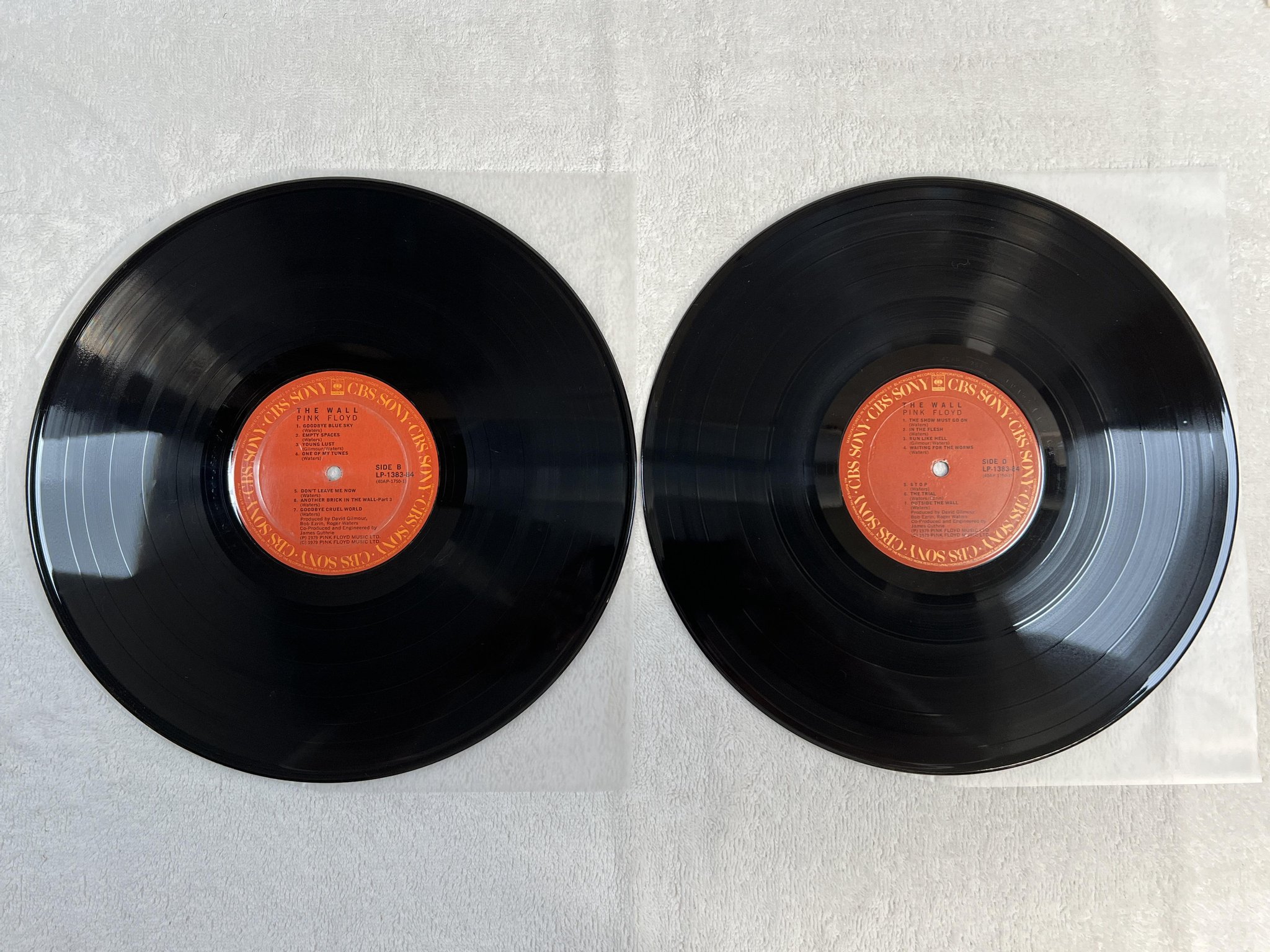 Omslagsbild för skivan PINK FLOYD The Wall 2xLP -79 Philippines CBS/SONY LP-1383-84