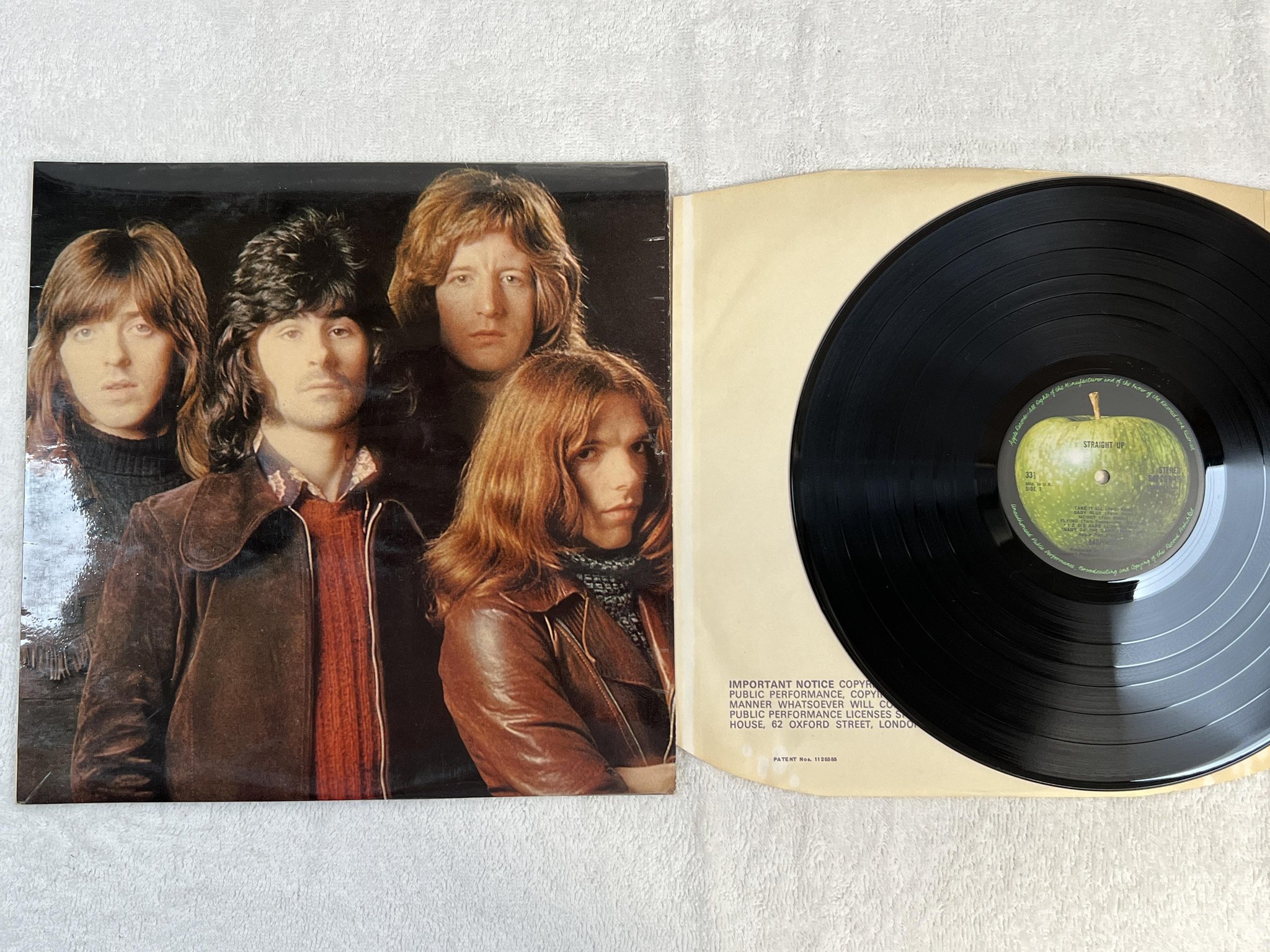Omslagsbild för skivan BADFINGER straight up LP -72 UK APPLE SAPCOR 19