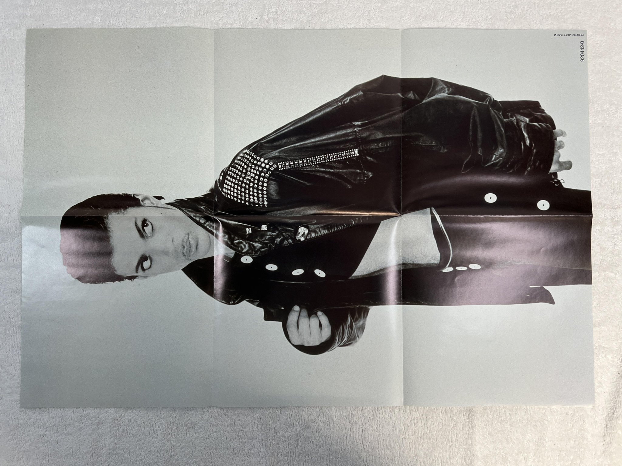 Omslagsbild för skivan PRINCE kiss 12"single 86 Ger PAISLEY PARK 920 442-0 + POSTER