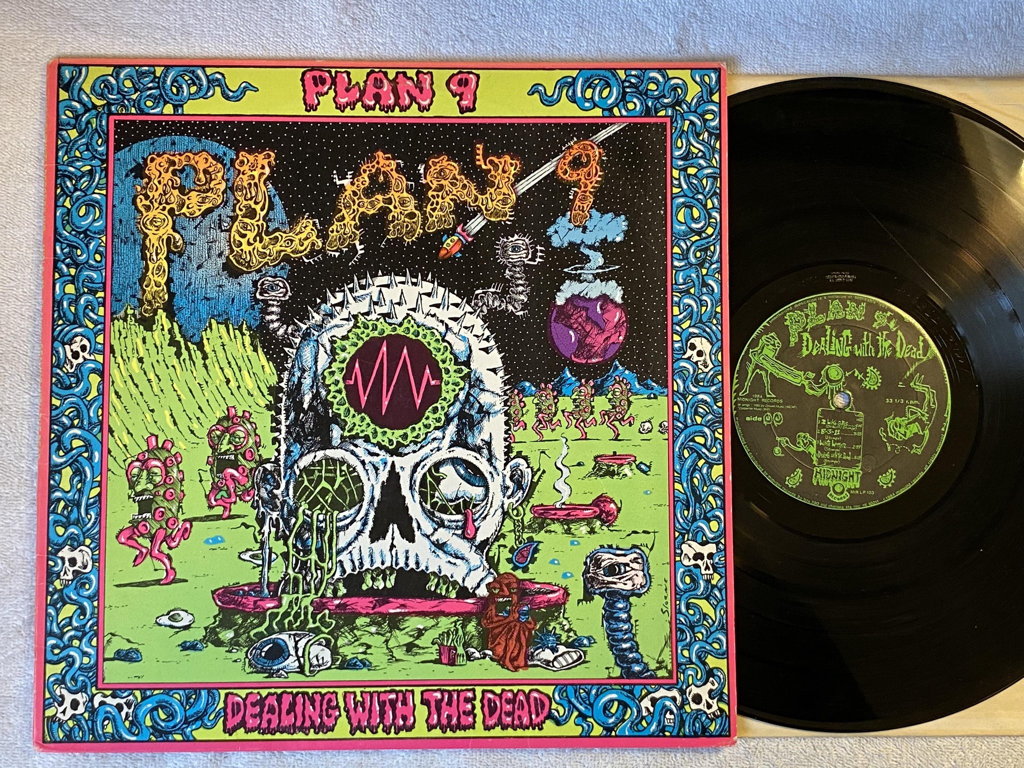 Omslagsbild för skivan PLAN 9 Dealing With The Dead LP -84 US MIDNIGHT MIR LP 103