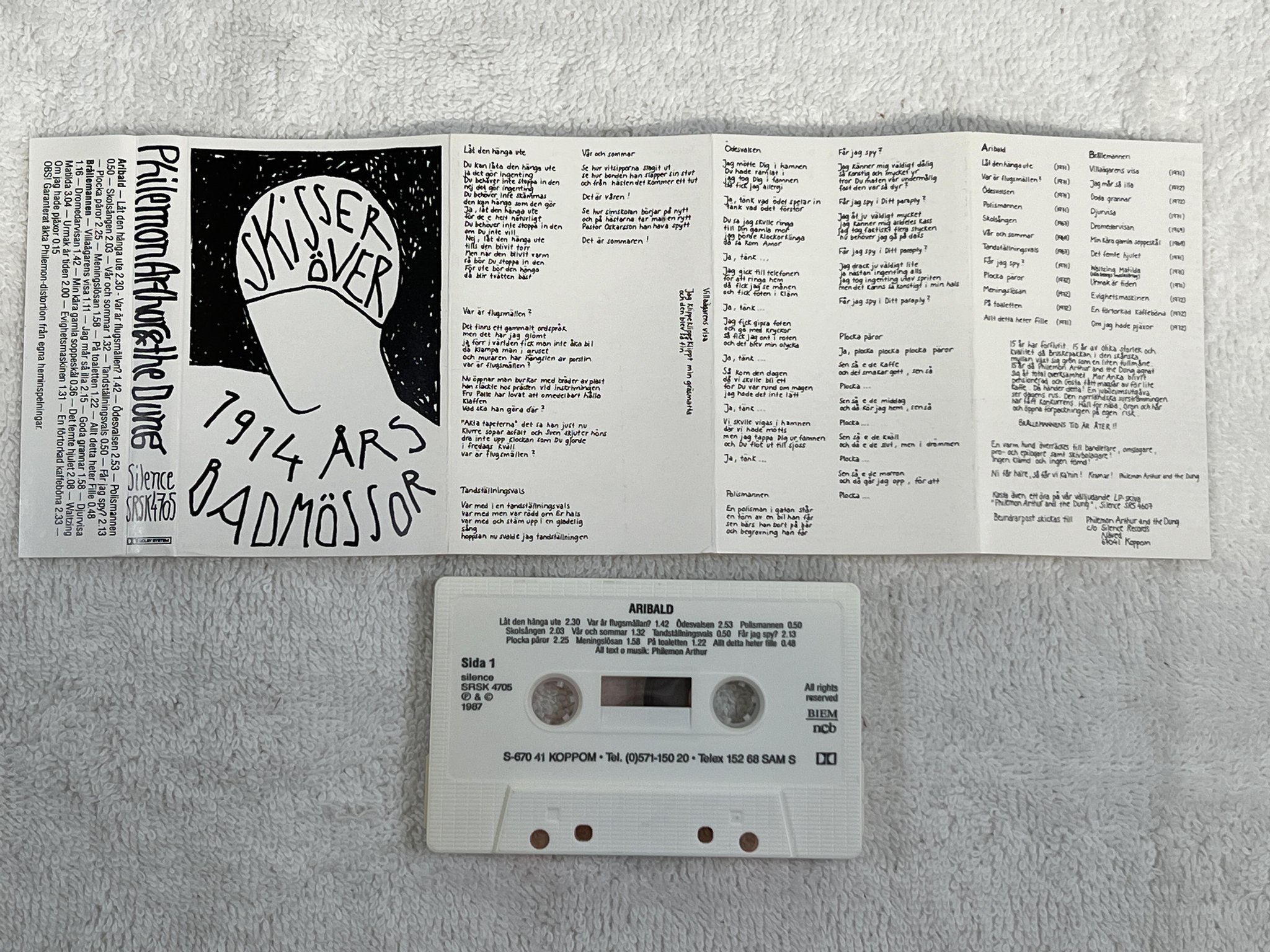 Omslagsbild för skivan PHILEMON ARTHUR & THE DUNG Skisser Över 1914 Års Badmössor CASSETTE *** RARE ***