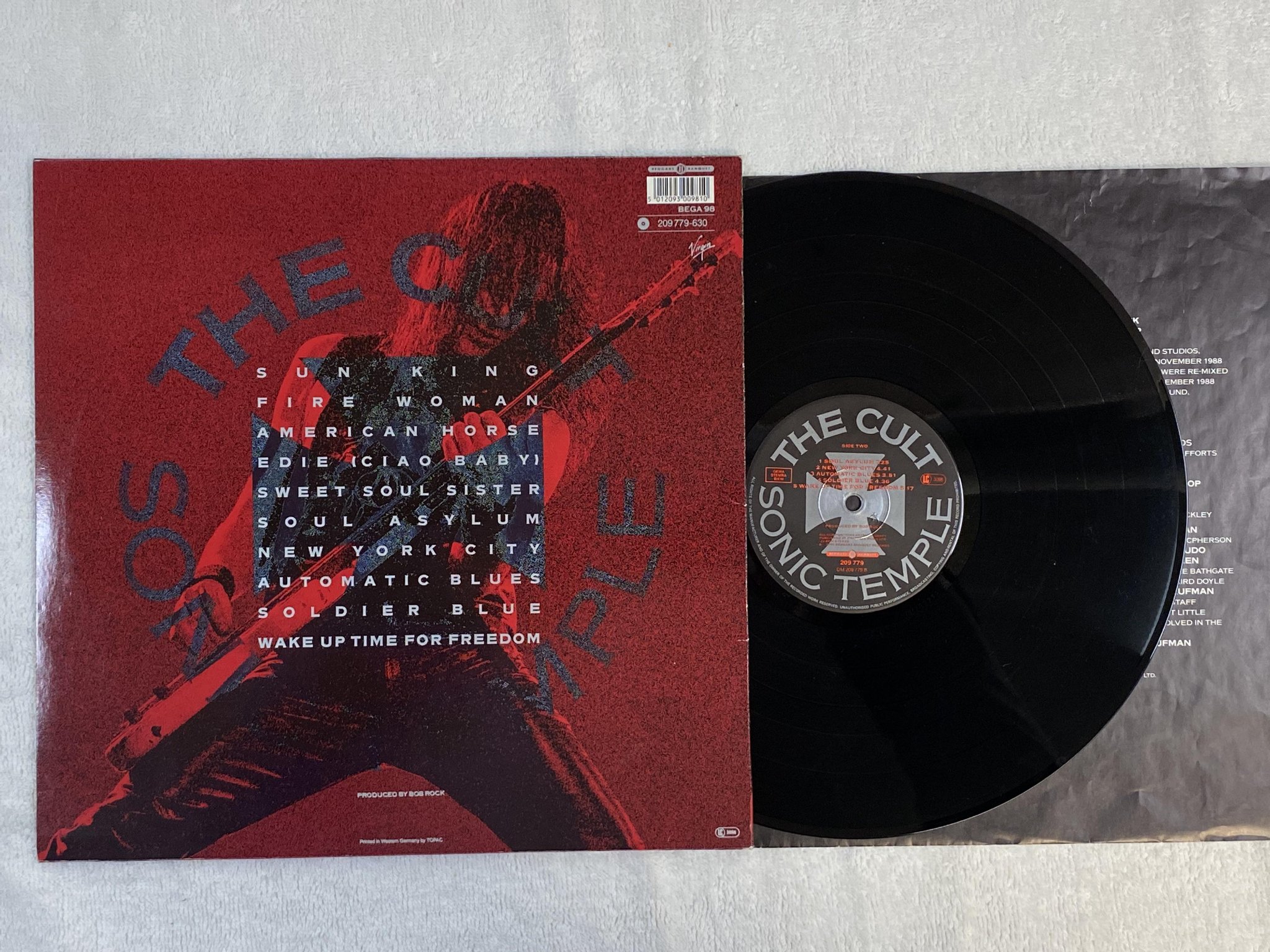 Omslagsbild för skivan THE CULT sonic temple LP -89 VIRGIN 209 779