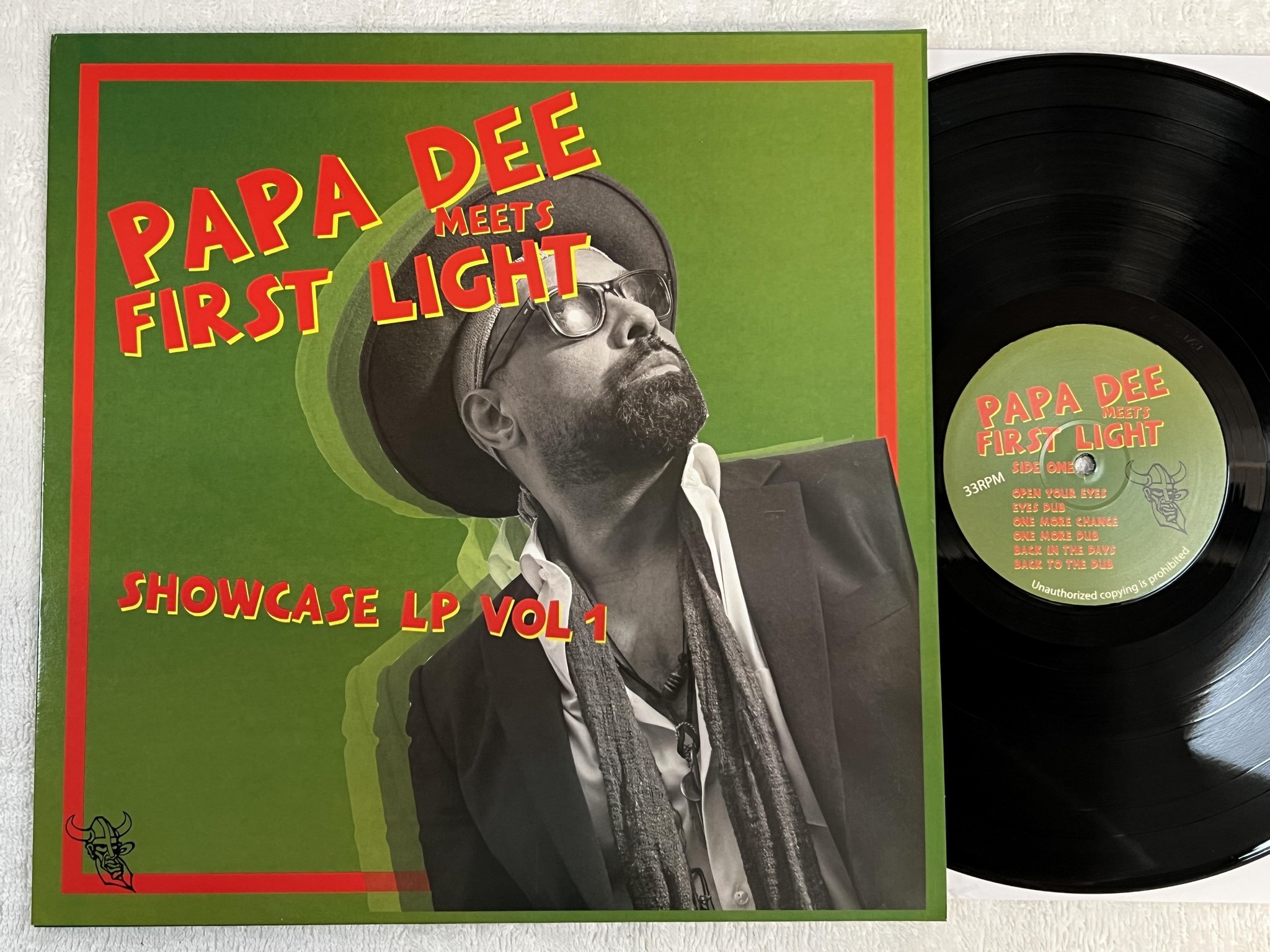Omslagsbild för skivan PAPA DEE meets FIRST LIGHT showcase lp vol 1 LP 2018 Swe BLACK VIKING BVR2