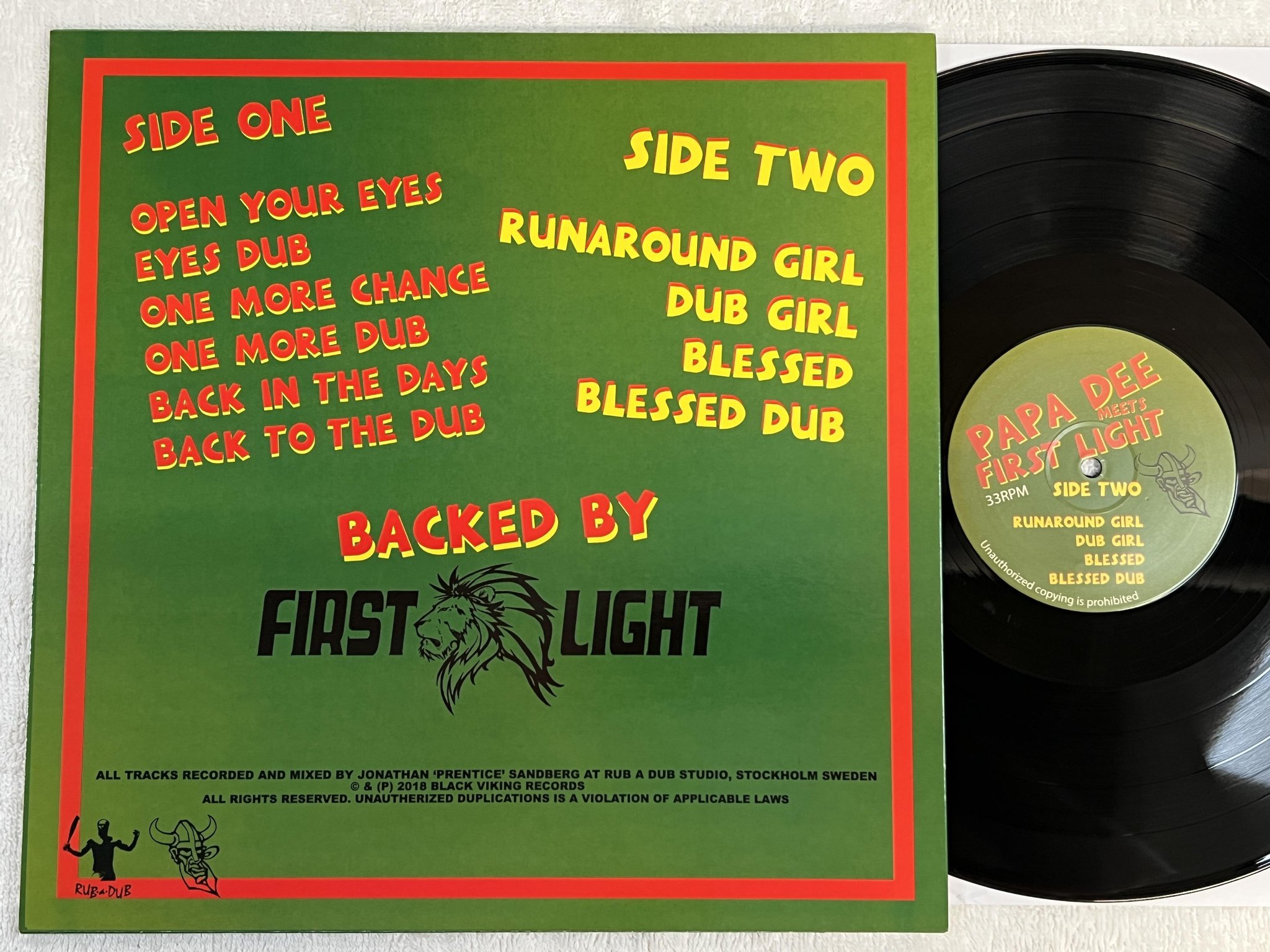 Omslagsbild för skivan PAPA DEE meets FIRST LIGHT showcase lp vol 1 LP 2018 Swe BLACK VIKING BVR2