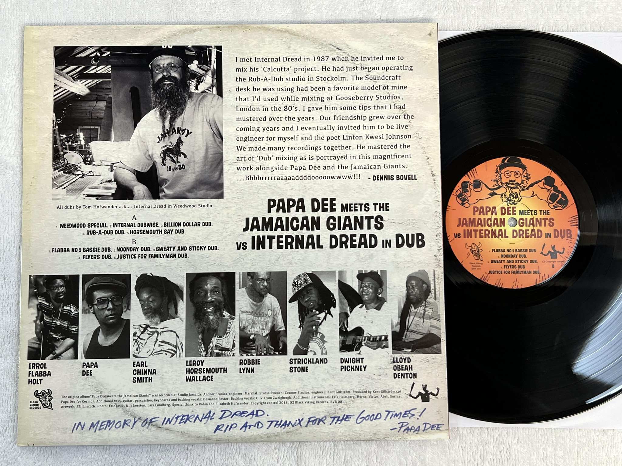 Omslagsbild för skivan PAPA DEE vs INTERNAL DREAD in dub LP 2018 Swe BLACK VIKING BVR 001