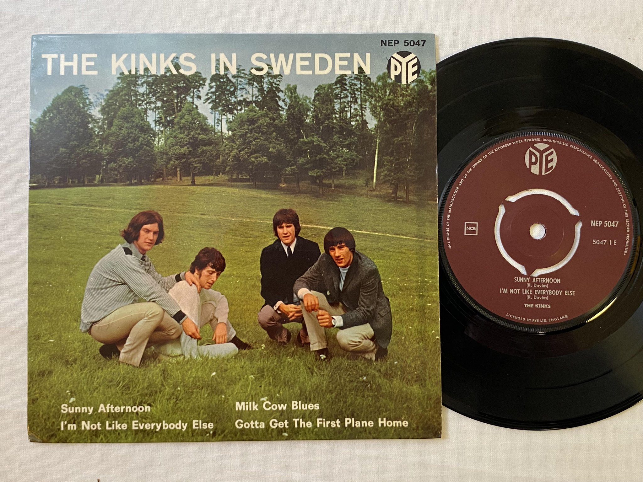 Omslagsbild för skivan THE KINKS in Sweden 7"ep -66 Swe PYE NEP 5047