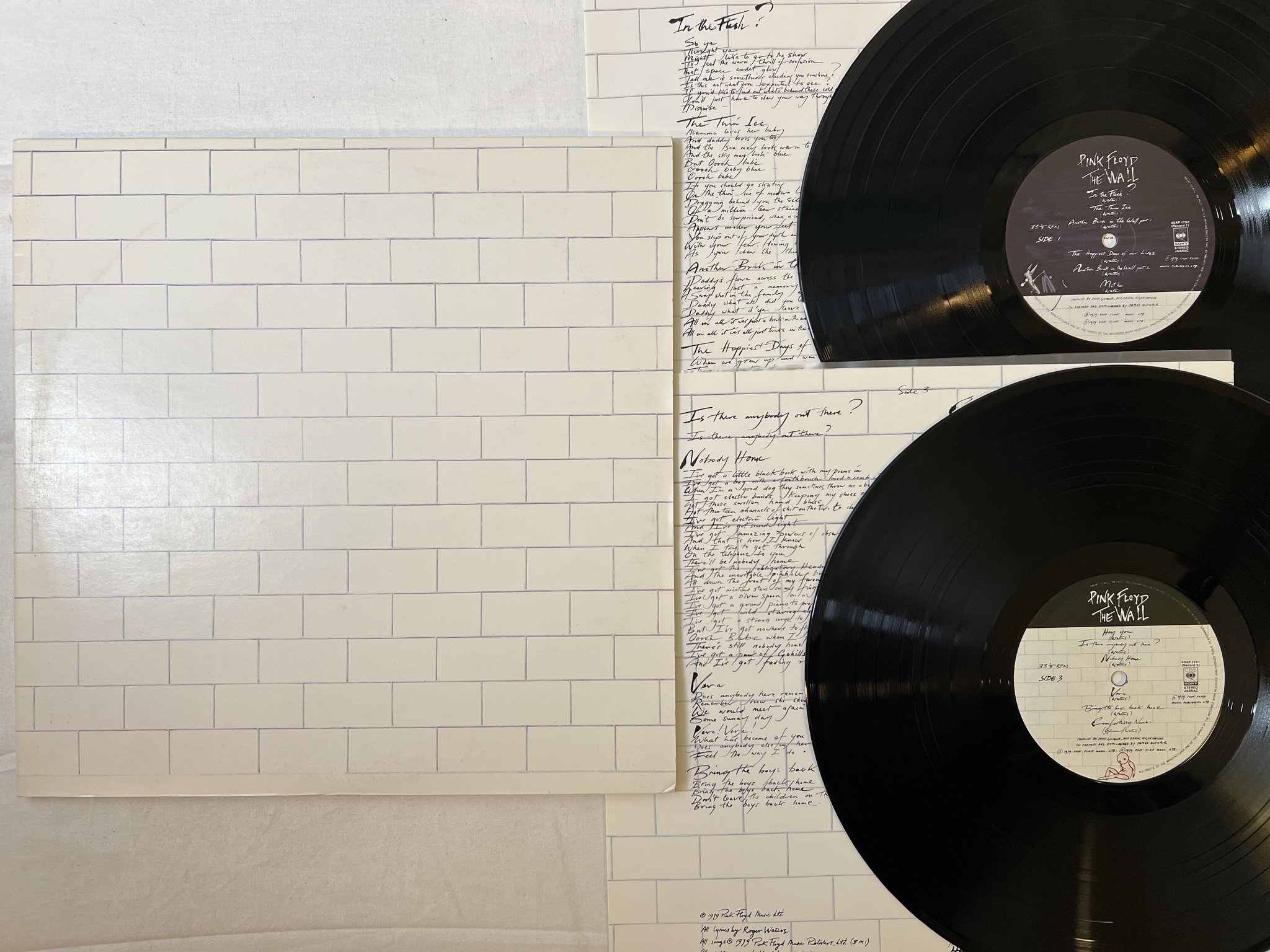 Omslagsbild för skivan PINK FLOYD the wall 2xLP -79 Japan CBS/SONY 40AP-1750-1