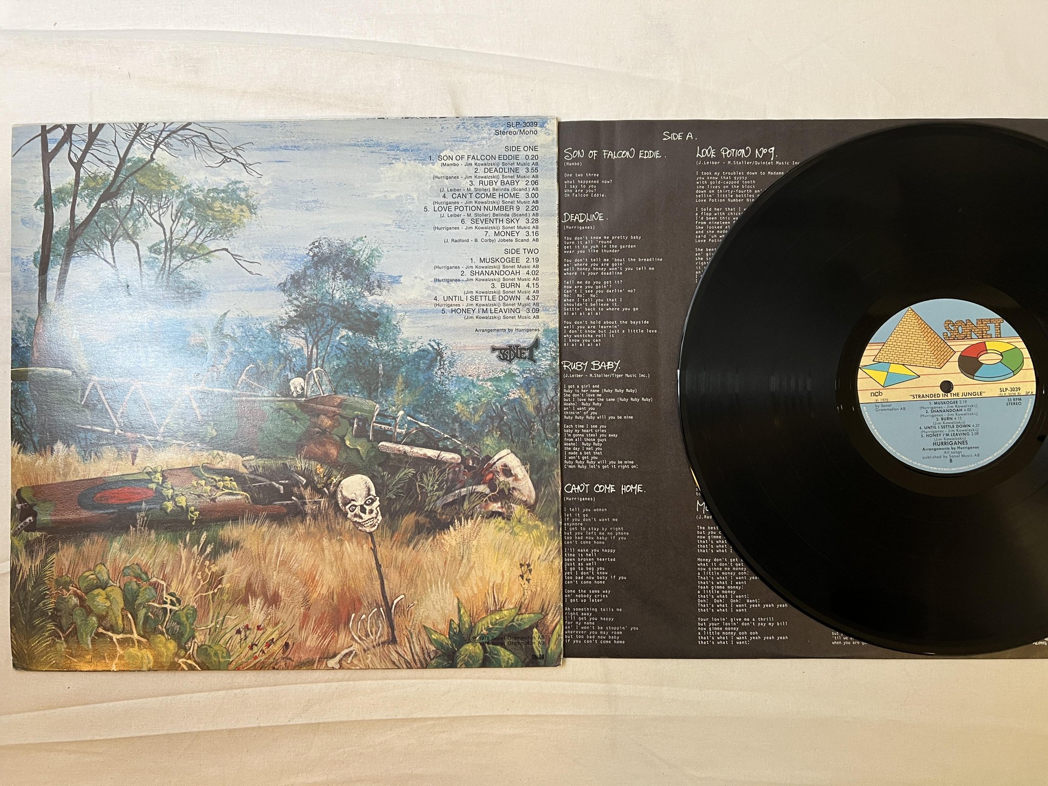 Omslagsbild för skivan HURRIGANES stranded in the jungle LP -78 ncb SONET SLP 3039